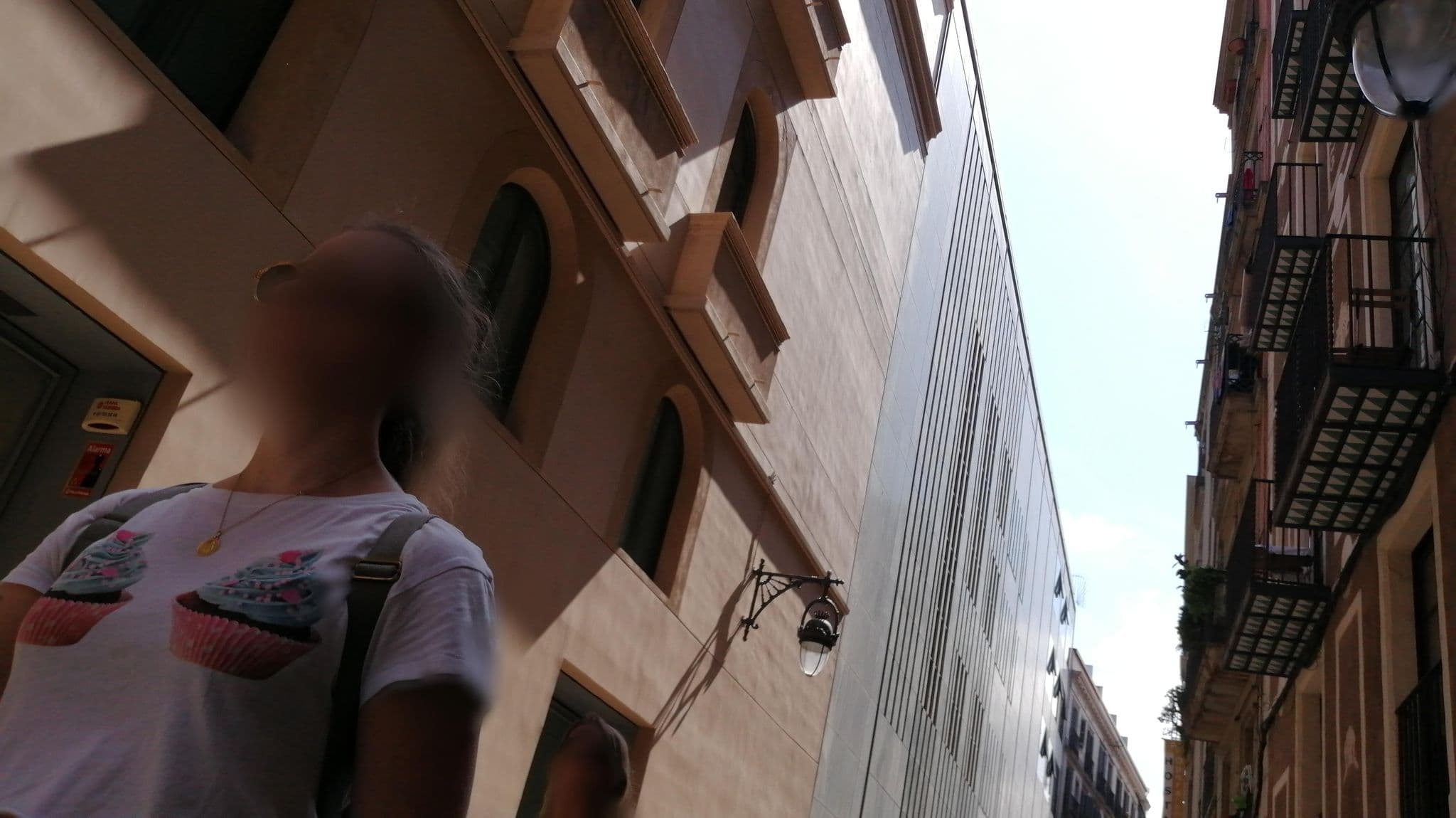 Street view near Class Holiday Ramblas, Ciutat Vella — © alememex (CC BY-SA · Mapillary)