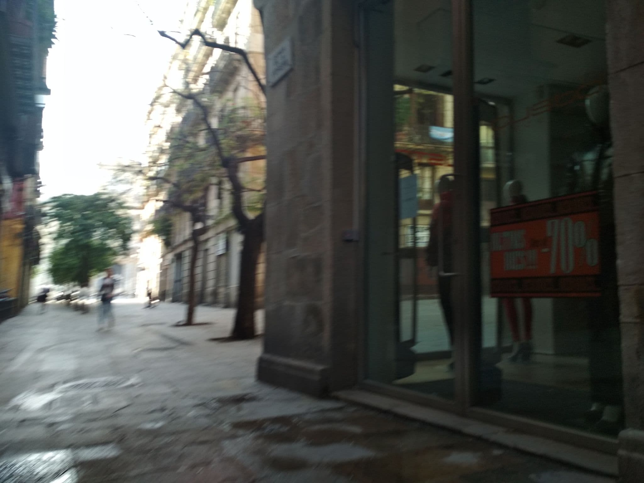 Street view near Verde Picasso, Sant Pere, Santa Caterina i La Ribera — © toniserra (CC BY-SA · Mapillary)