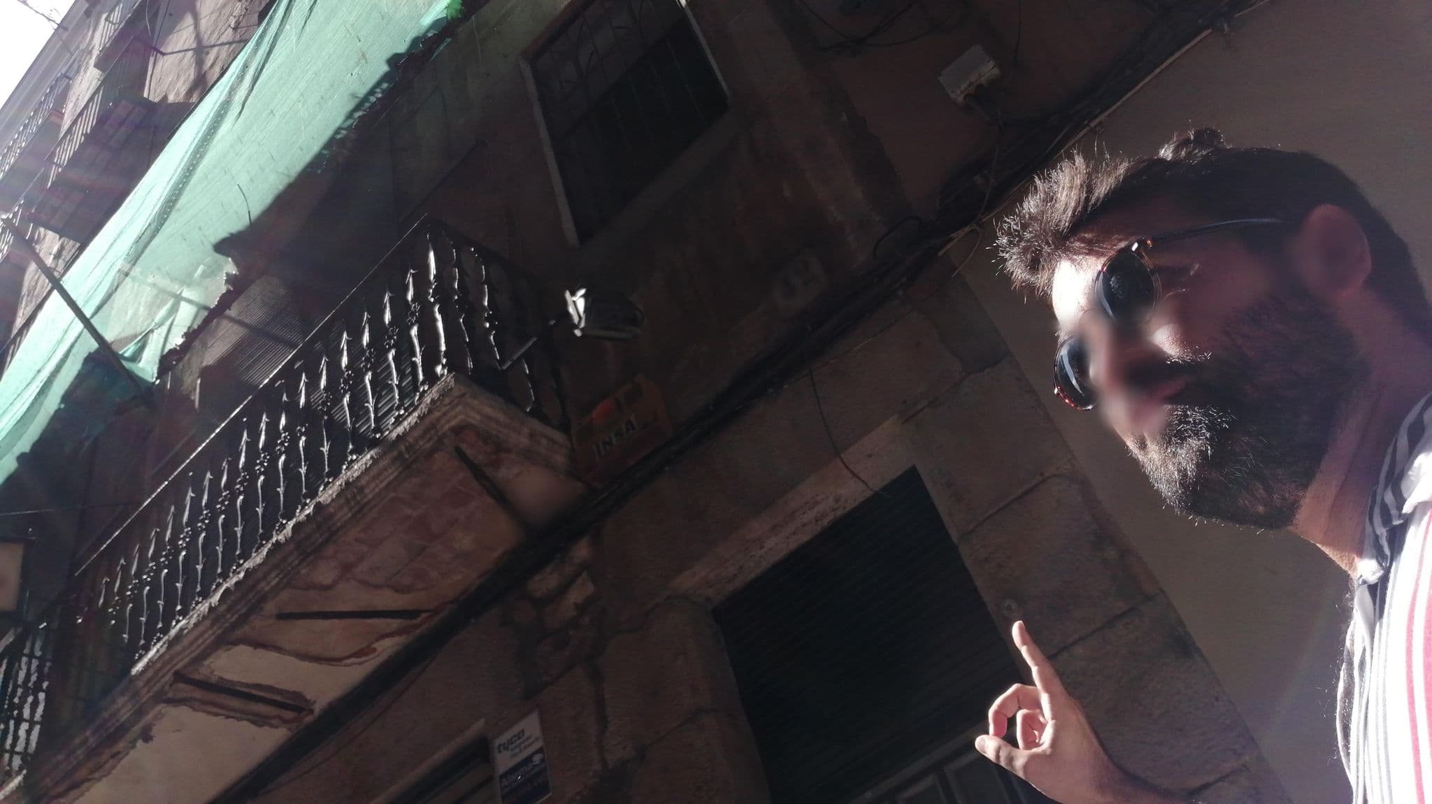 Street view near Dailyflats Modern Ramblas, Ciutat Vella — © alememex (CC BY-SA · Mapillary)