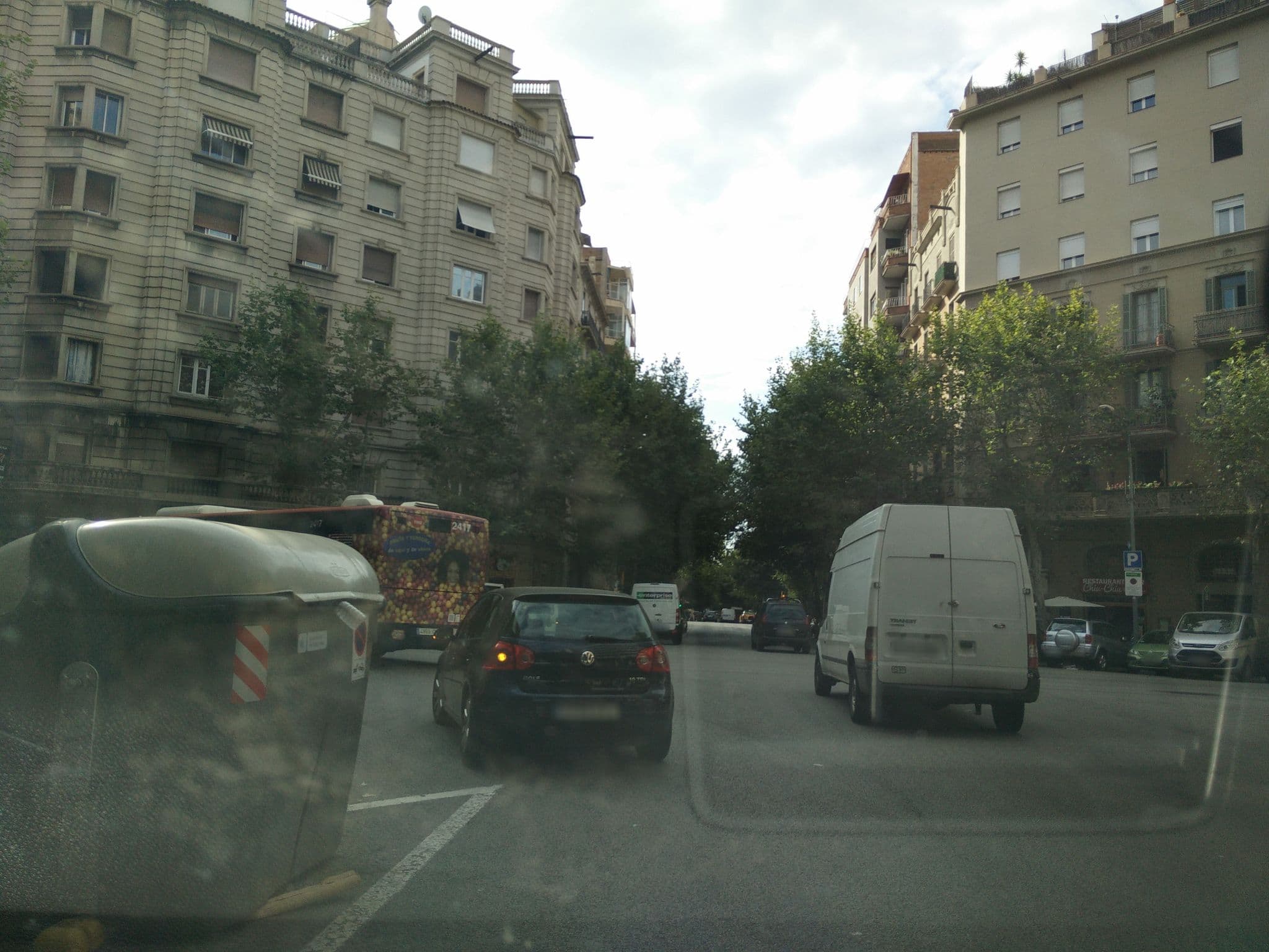 Street view near Diagonalflats - Eixample, l'Antiga Esquerra de l'Eixample — © ccossio (CC BY-SA · Mapillary)