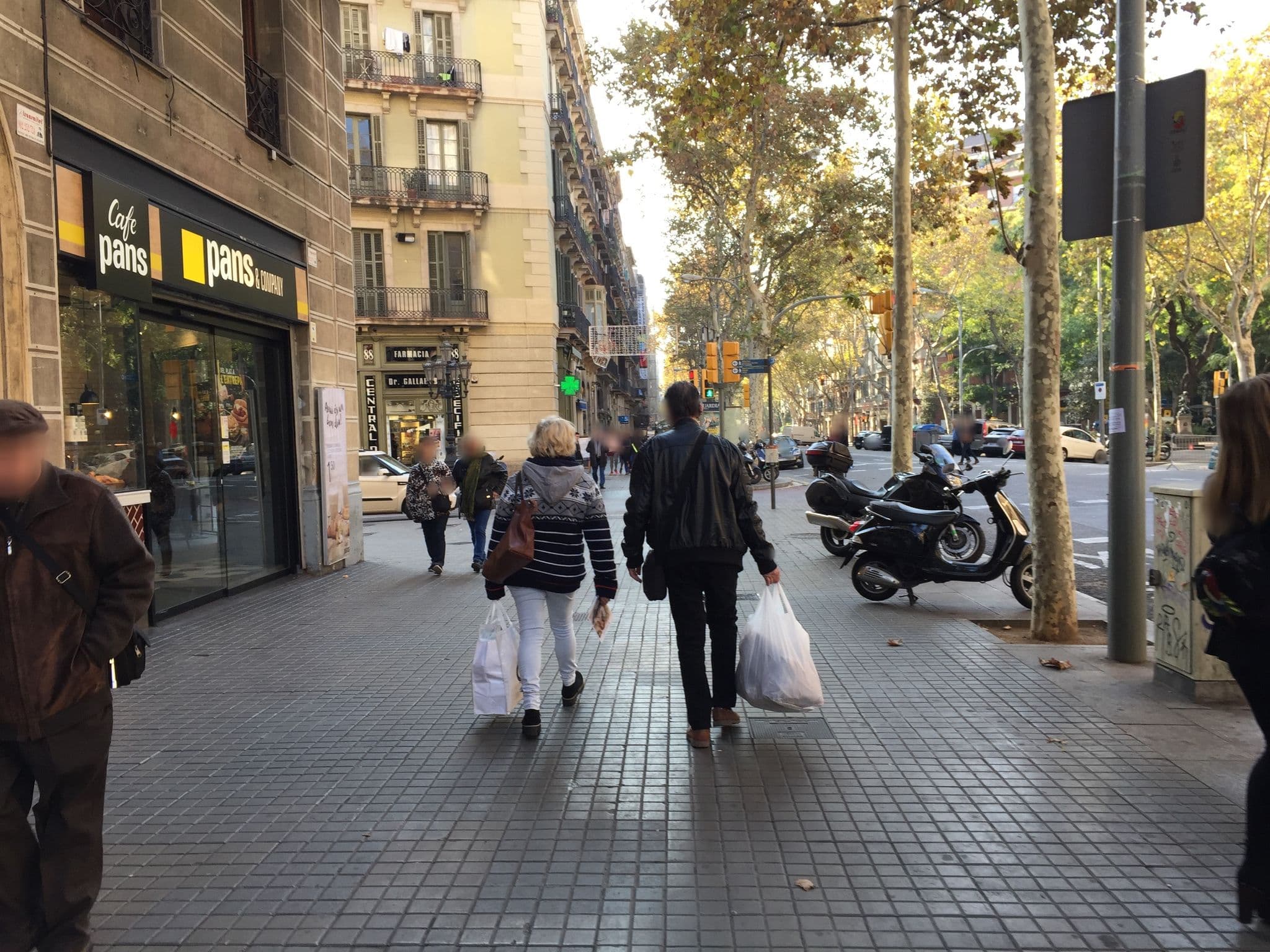 Street view near pencion de la plaza de Goya, Eixample — © richlv (CC BY-SA · Mapillary)