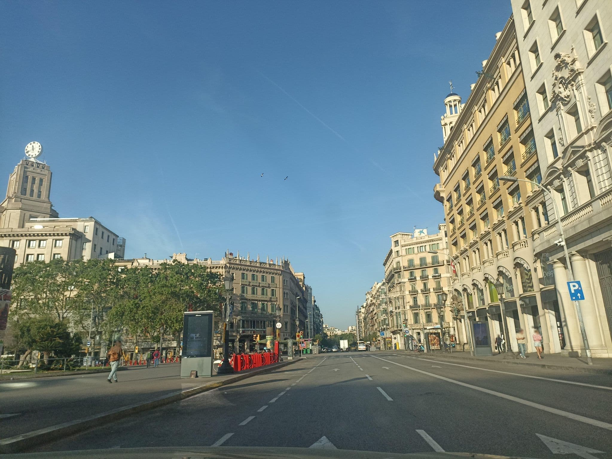 Street view near Taurus Park Hotel Barcelona, Eixample — © toniserra (CC BY-SA · Mapillary)