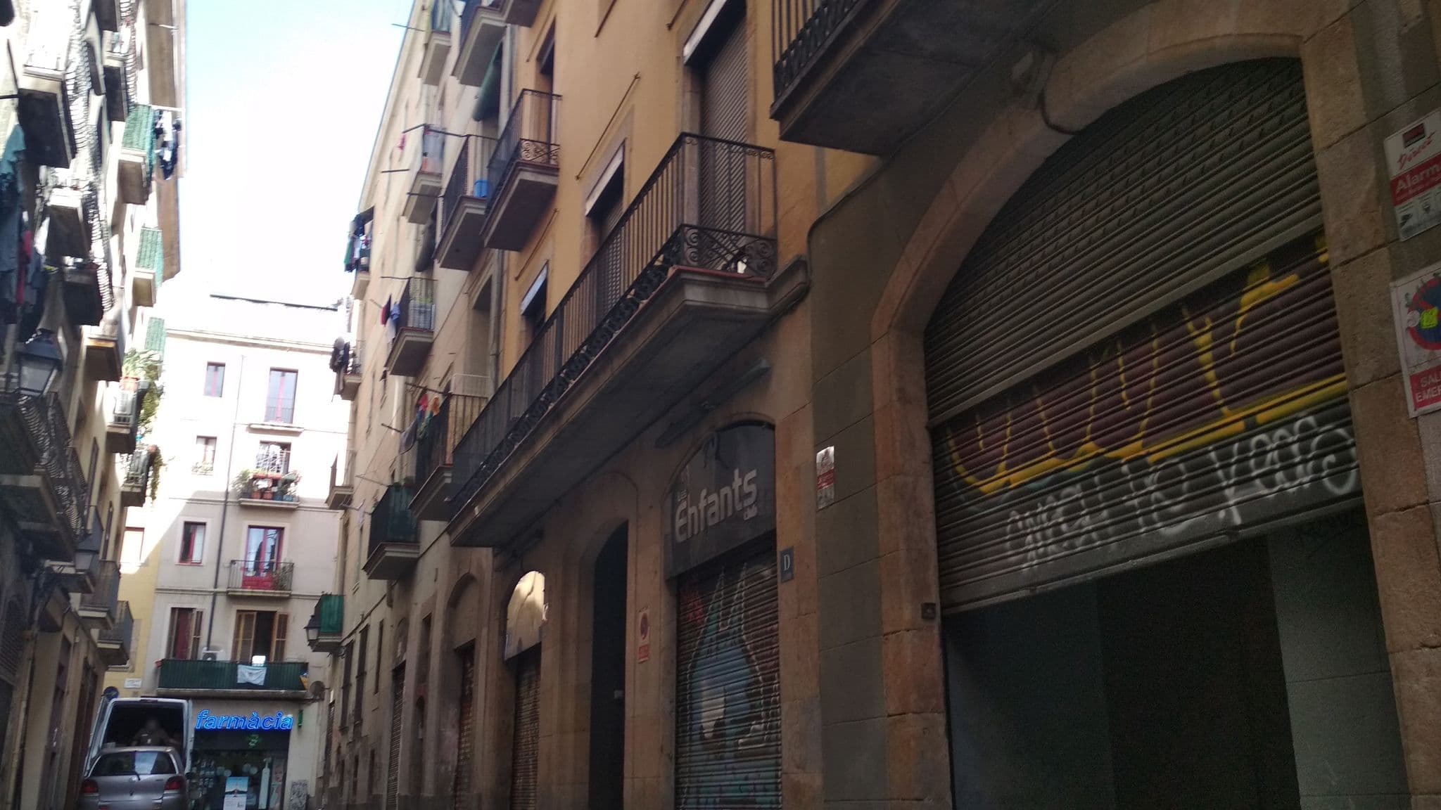 Street view near AinB, Ciutat Vella — © toniserra (CC BY-SA · Mapillary)