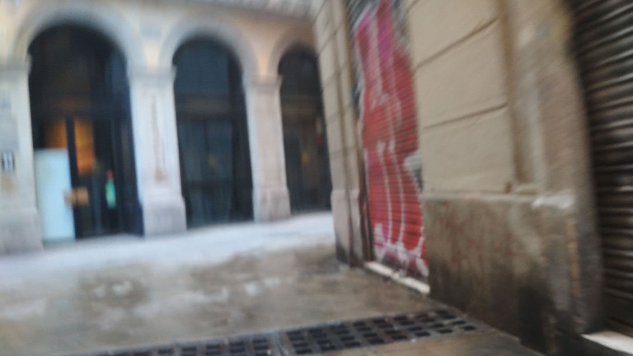 Street view near Hotel España, Ciutat Vella — © toniserra (CC BY-SA · Mapillary)