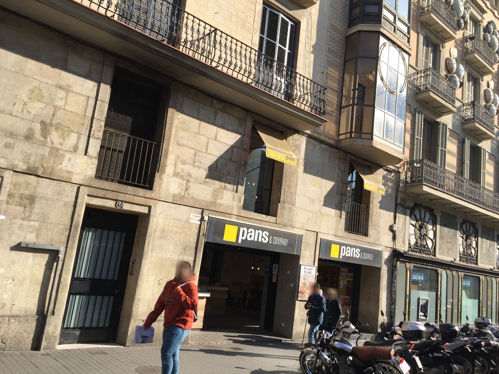 Street view near Bypillow, Ciutat Vella — © richlv (CC BY-SA · Mapillary)