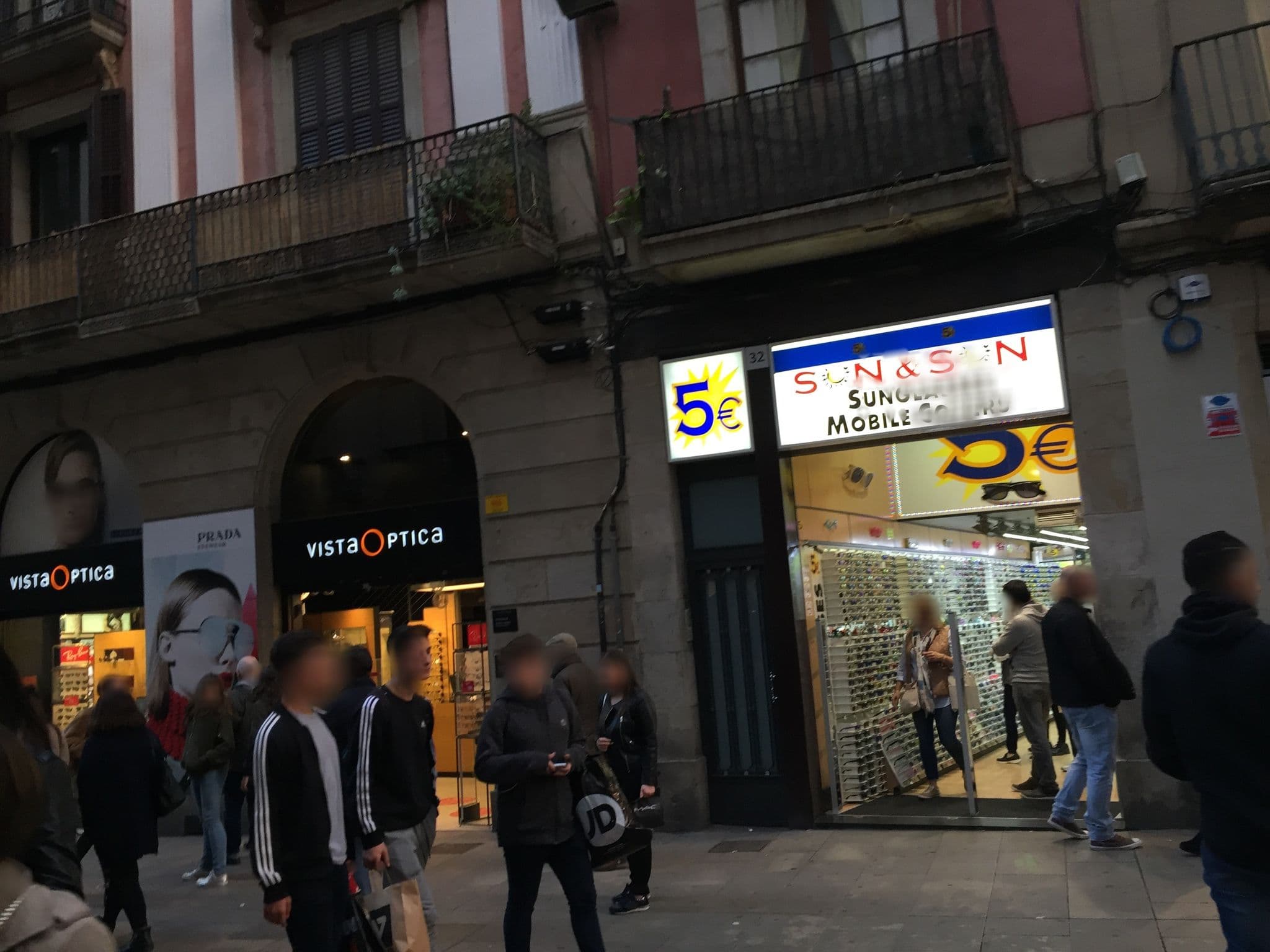 Street view near Rambla Catedral Apartments, Barri Gòtic — © richlv (CC BY-SA · Mapillary)