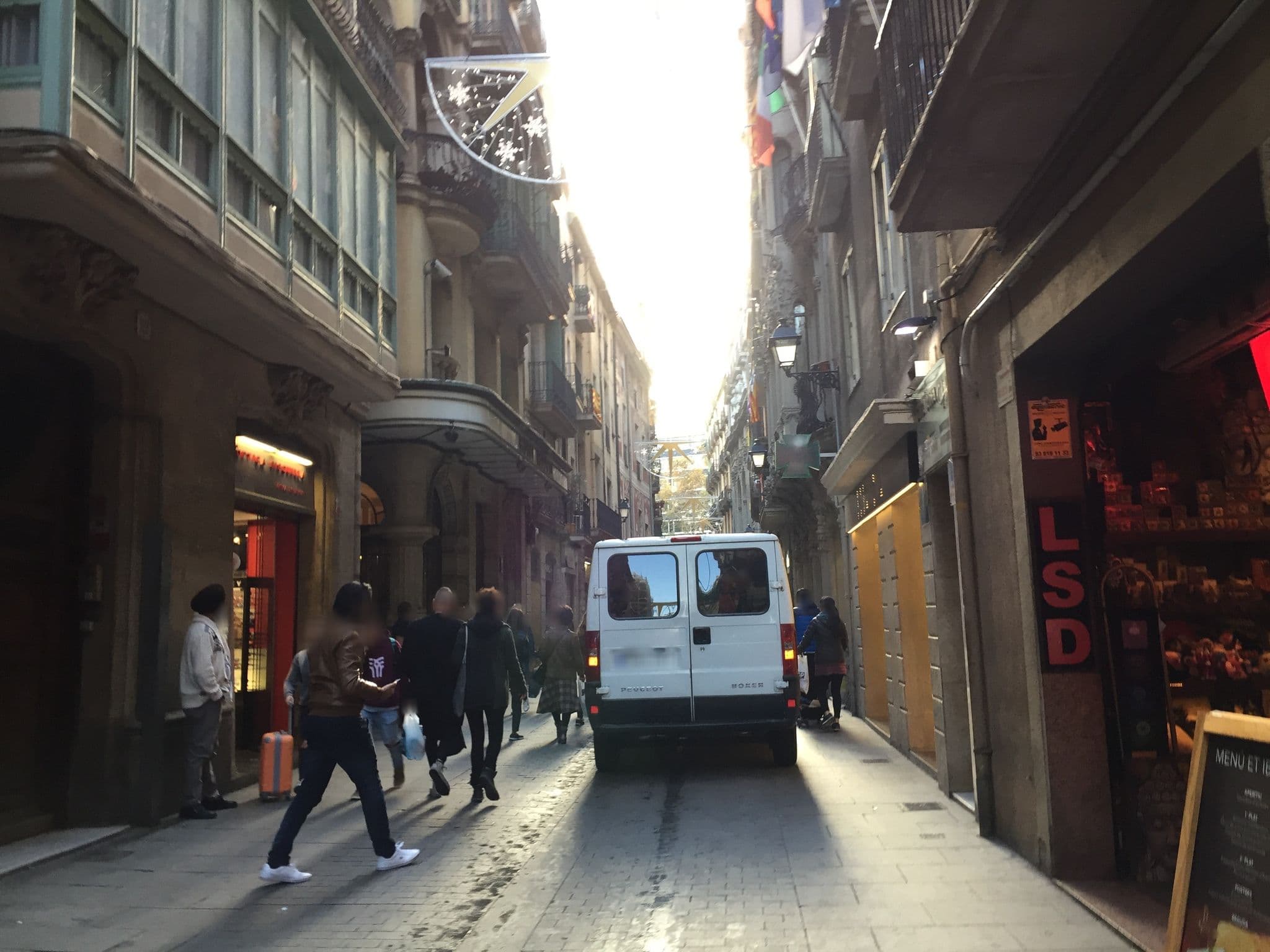 Street view near Ola Living Santa Anna, Barri Gòtic — © richlv (CC BY-SA · Mapillary)