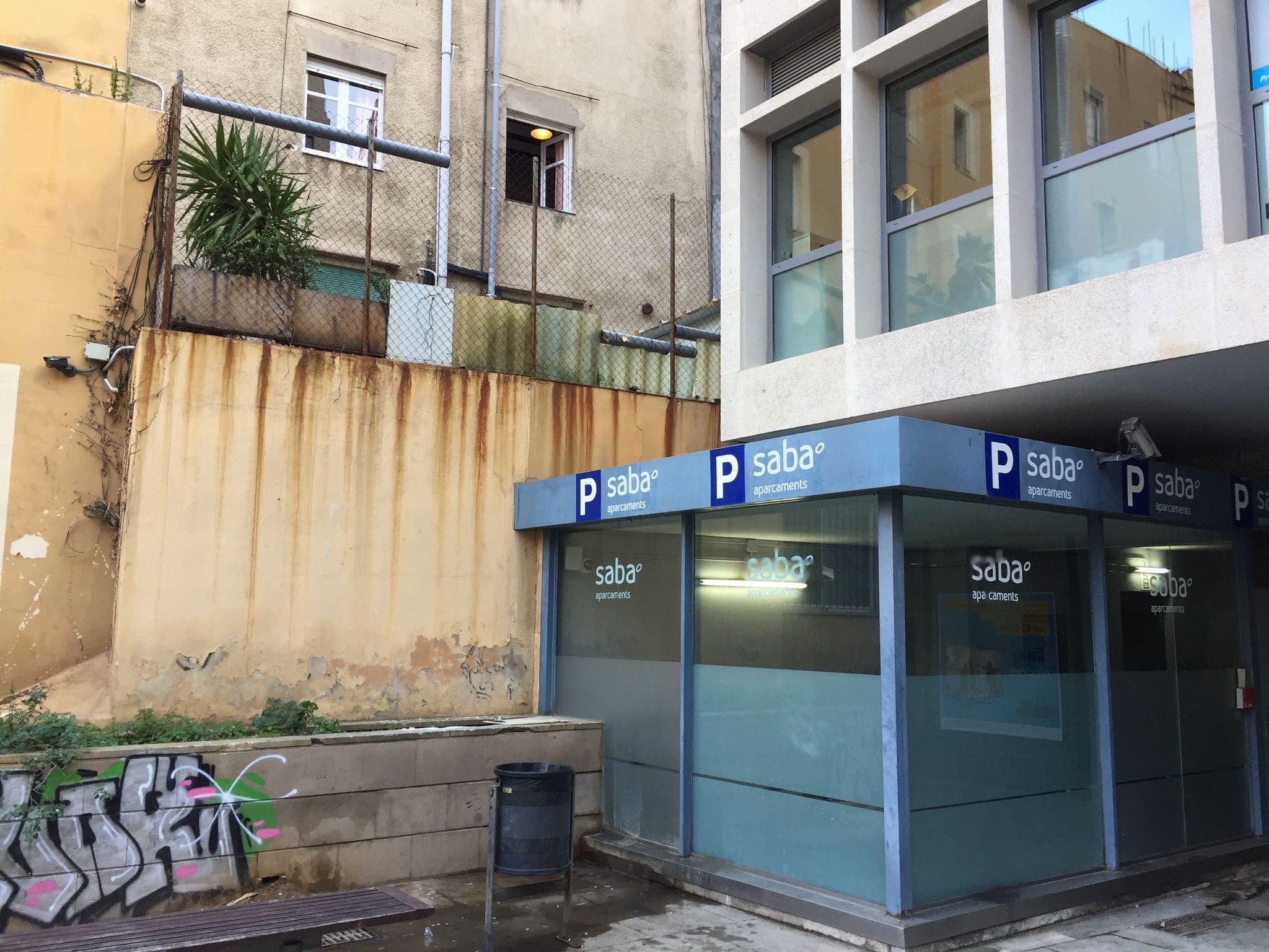Street view near Hostal Excellence, Barri Gòtic — © richlv (CC BY-SA · Mapillary)