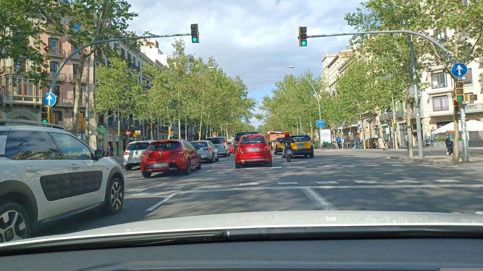 Street view near Pensión Chiquito, Eixample — © normanm (CC BY-SA · Mapillary)