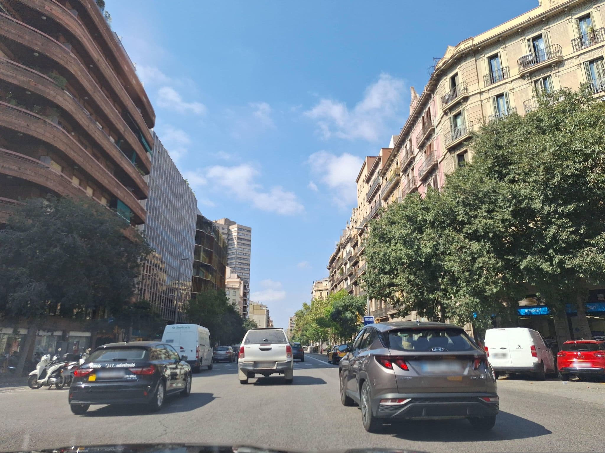 Street view near Aribau 54, Barcelona — © Albergarri788 (CC BY-SA · Mapillary)