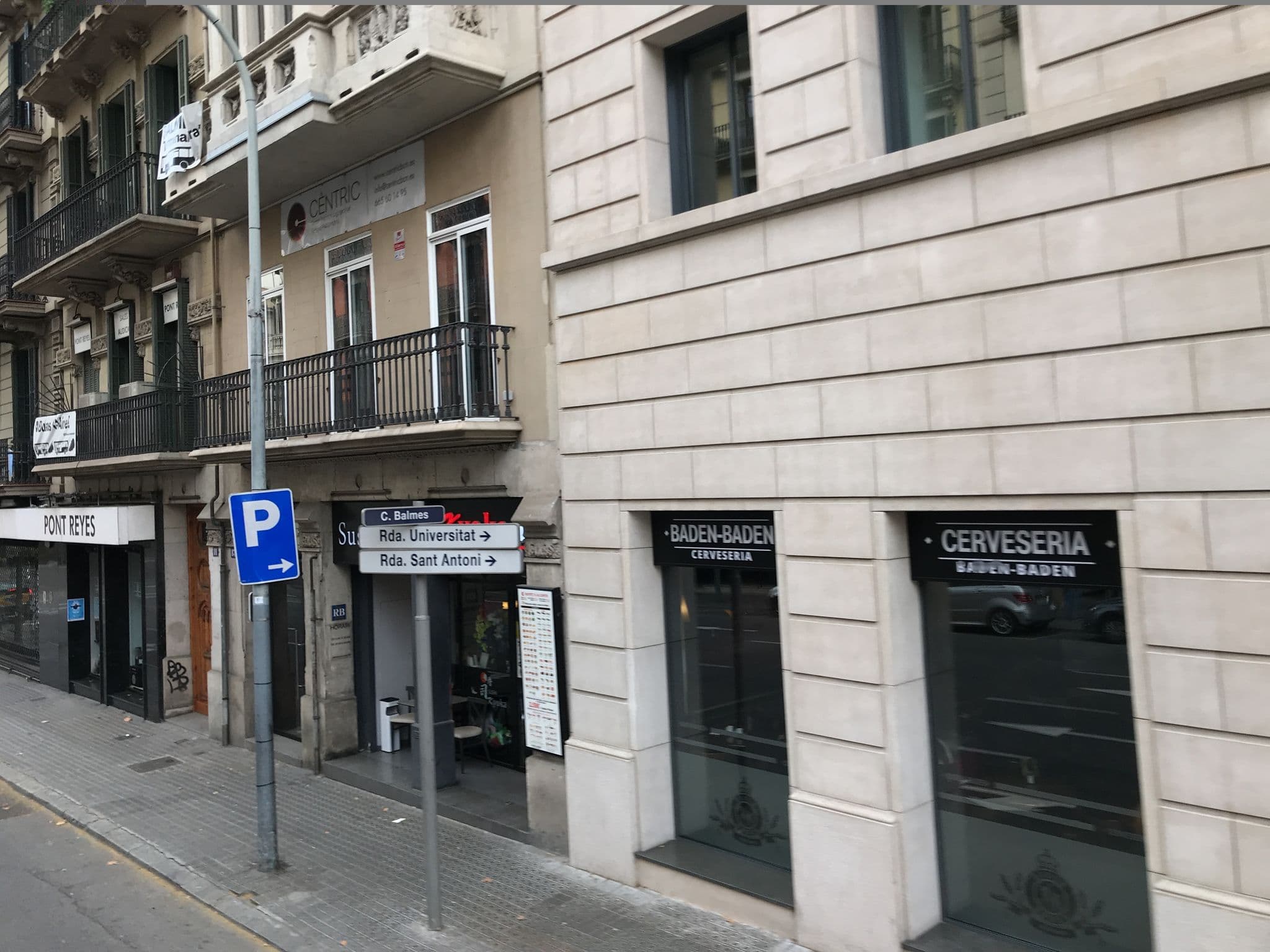 Street view near Backpackers House BCN, Eixample — © ugz (CC BY-SA · Mapillary)