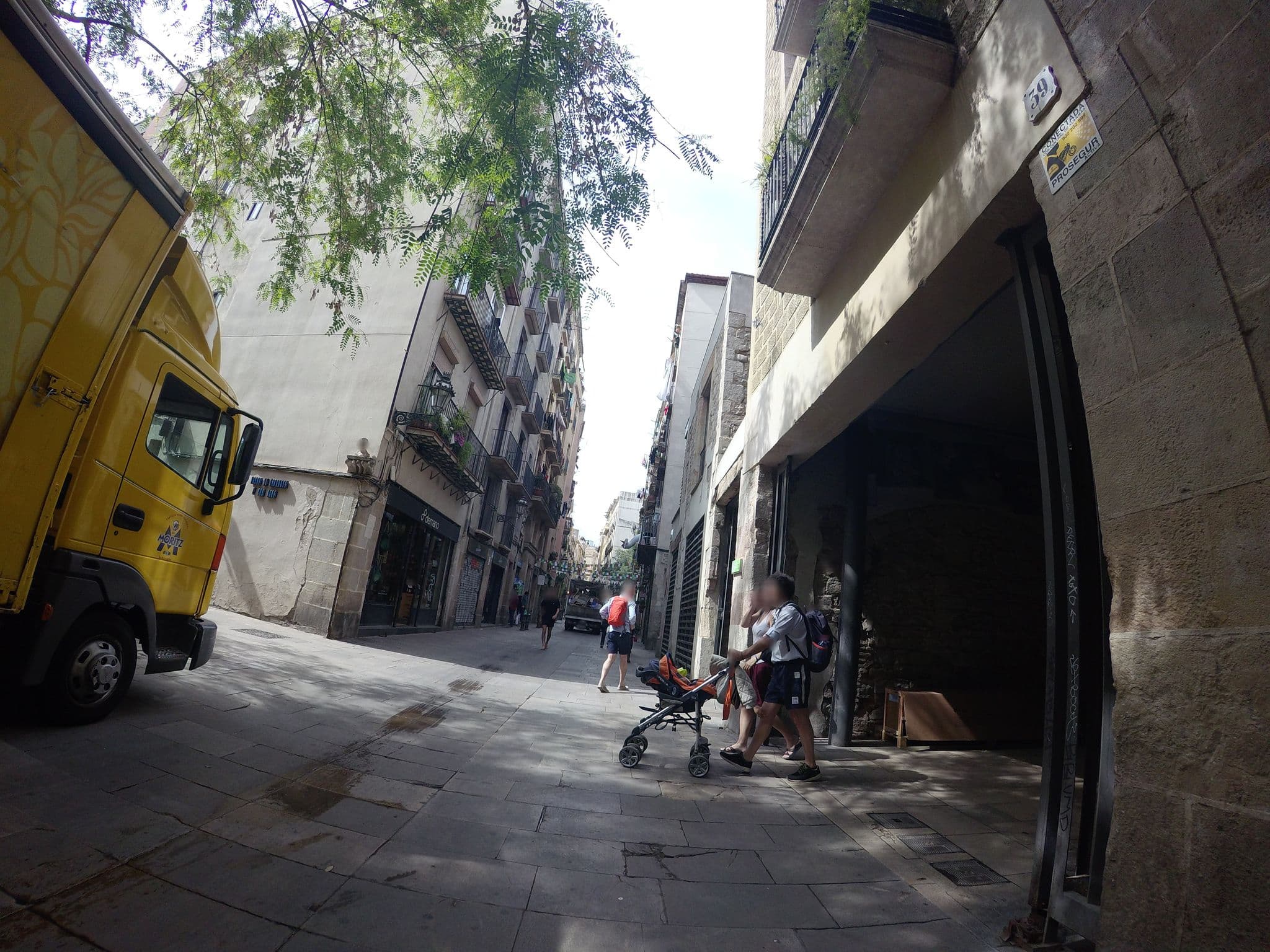 Street view near Allada Apartaments, Sant Pere, Santa Caterina i La Ribera — © angoca (CC BY-SA · Mapillary)