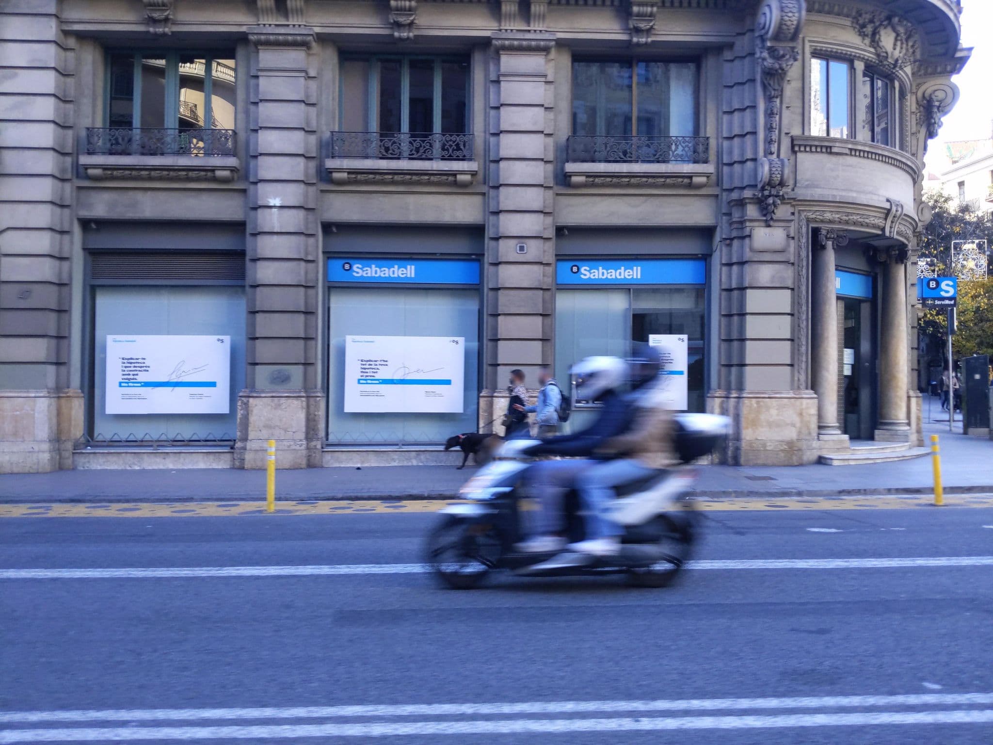 Street view near Hotel Ohla, Barri Gòtic — © morrocoyvolador (CC BY-SA · Mapillary)