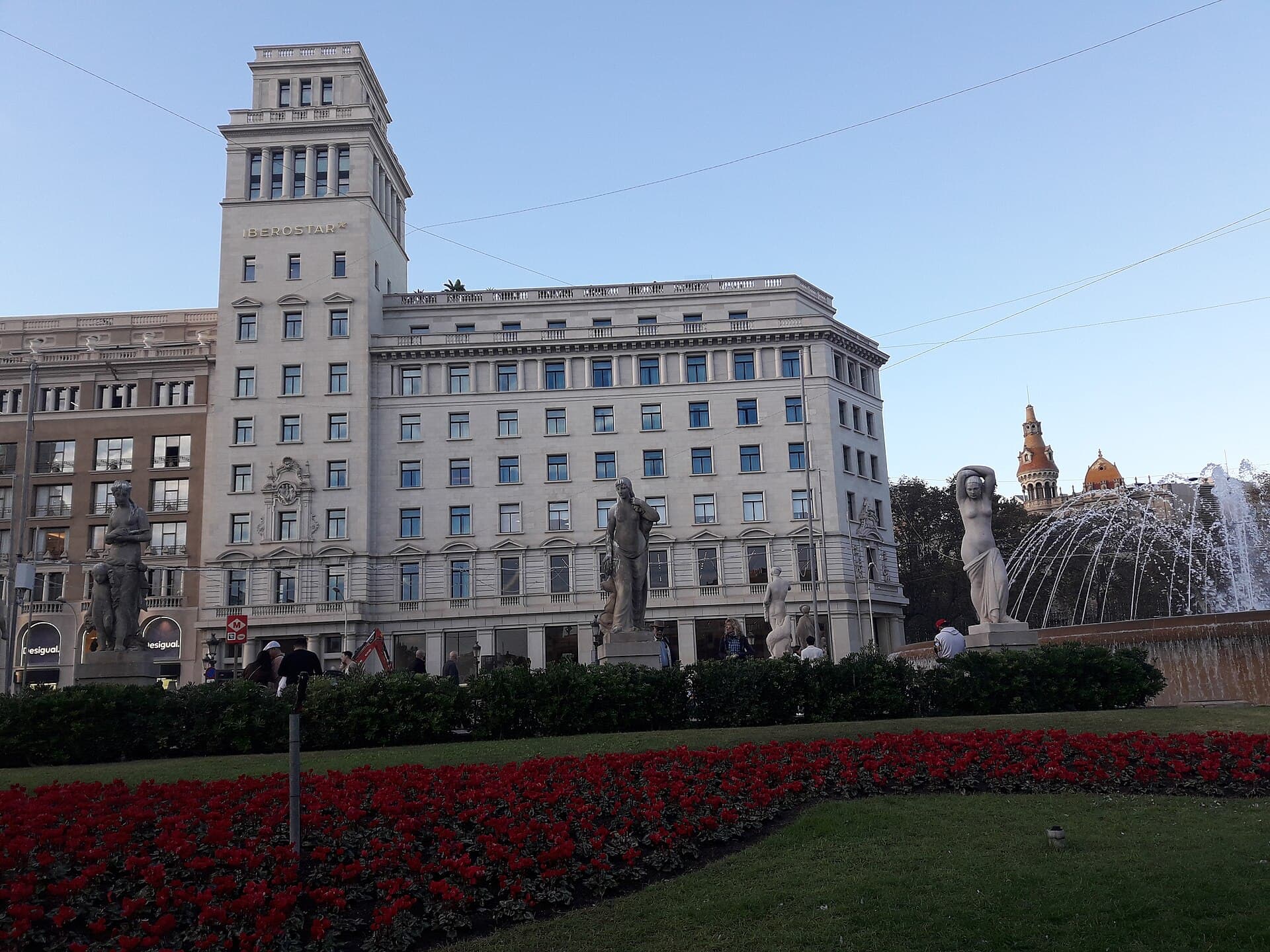 Iberostar Selection Paseo de Gracia (via Wikimedia Commons, CC BY-SA 3.0)