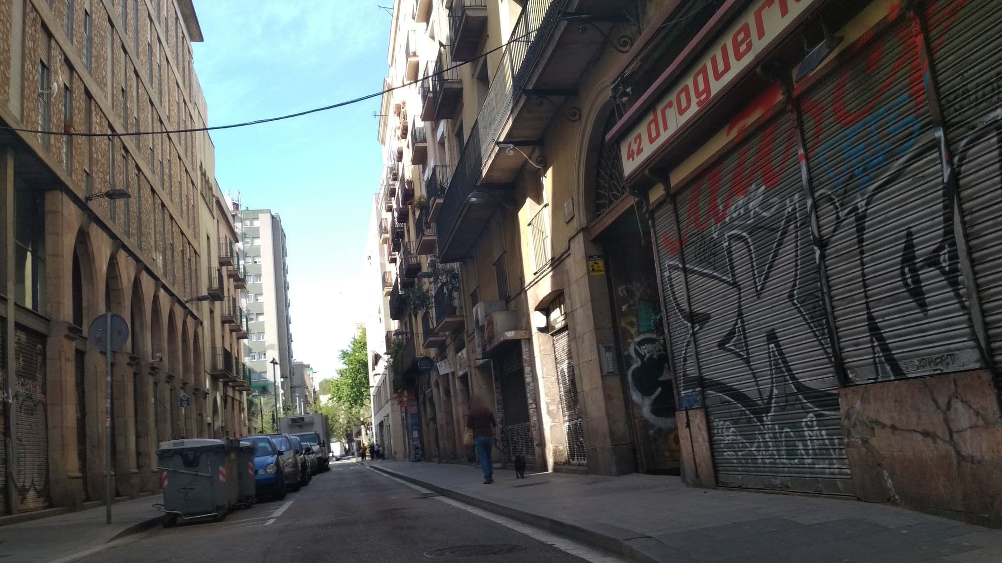 Street view near Nou De La Rambla 40, Ciutat Vella — © toniserra (CC BY-SA · Mapillary)