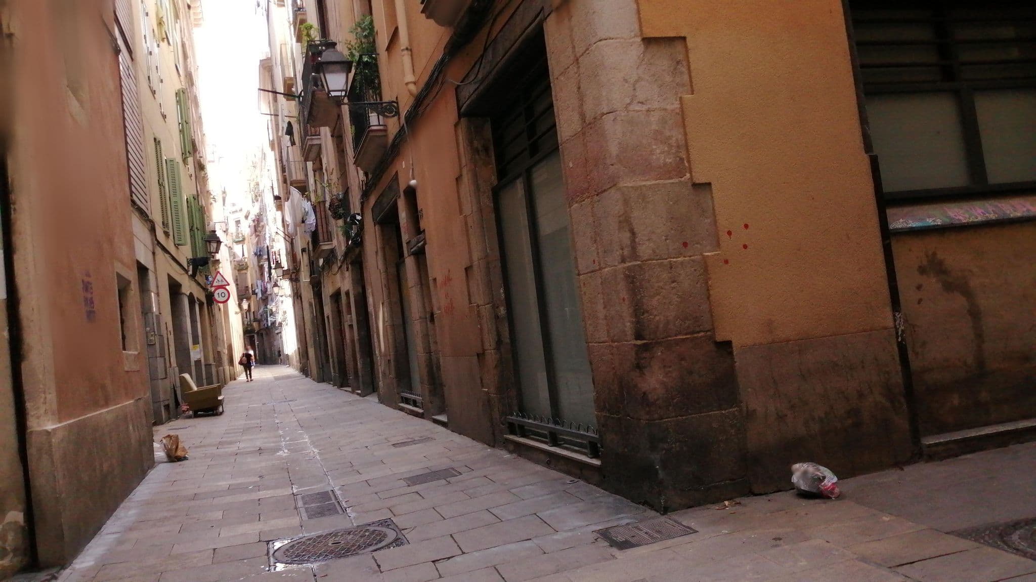 Street view near 20 Bis Apartment, Barri Gòtic — © alememex (CC BY-SA · Mapillary)