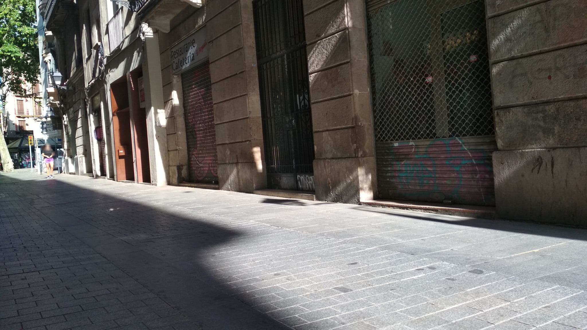 Street view near Apartamentos Sant Jordi Santa Anna, Barri Gòtic — © toniserra (CC BY-SA · Mapillary)