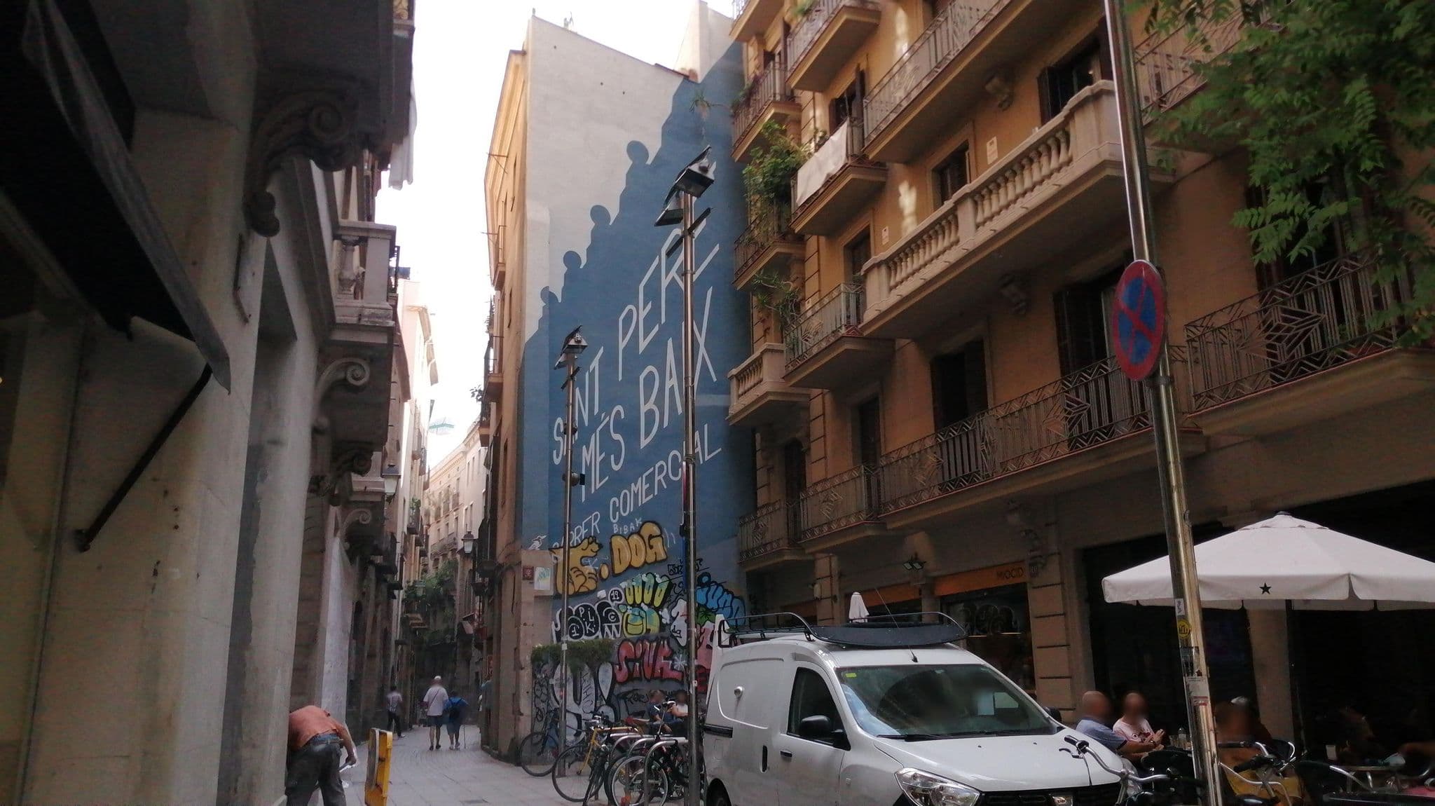 Street view near Bed & Breakfast Via Laeitana, Barri Gòtic — © alememex (CC BY-SA · Mapillary)