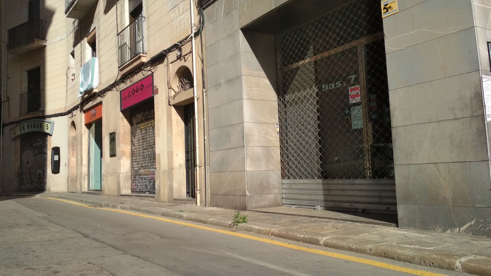 Street view near Basapartments, Barri Gòtic — © toniserra (CC BY-SA · Mapillary)