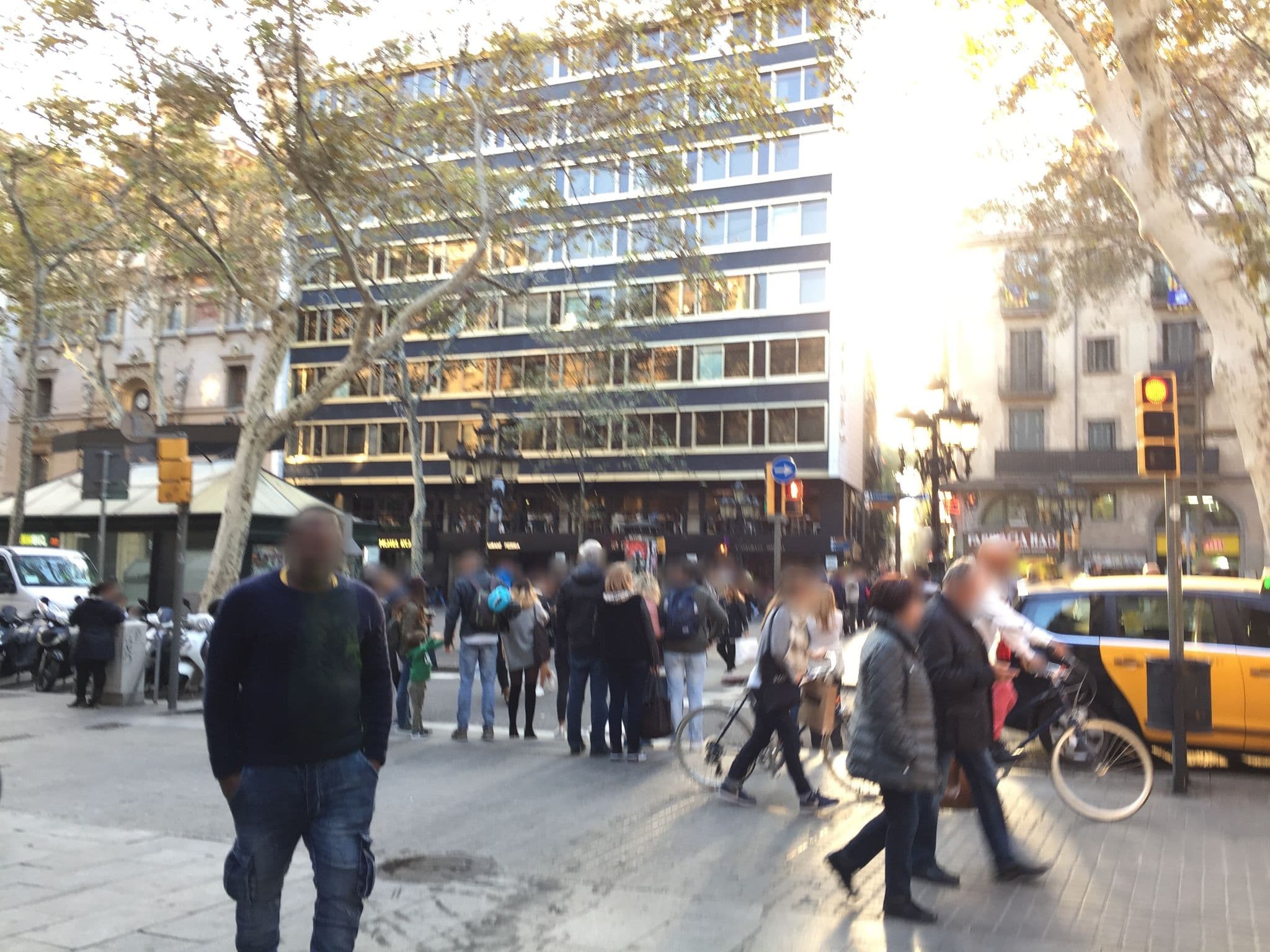 Street view near Pension Bahía, Barri Gòtic — © richlv (CC BY-SA · Mapillary)
