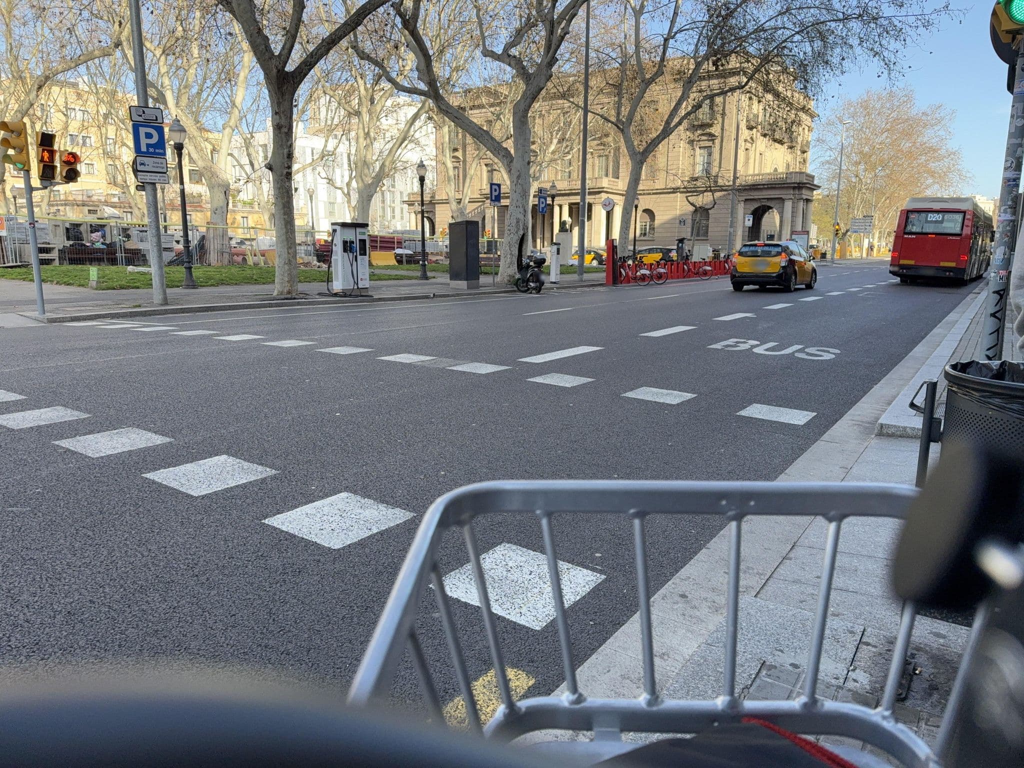 Street view near Som Nit Born, Sant Pere, Santa Caterina i La Ribera — © RSTQ (CC BY-SA · Mapillary)