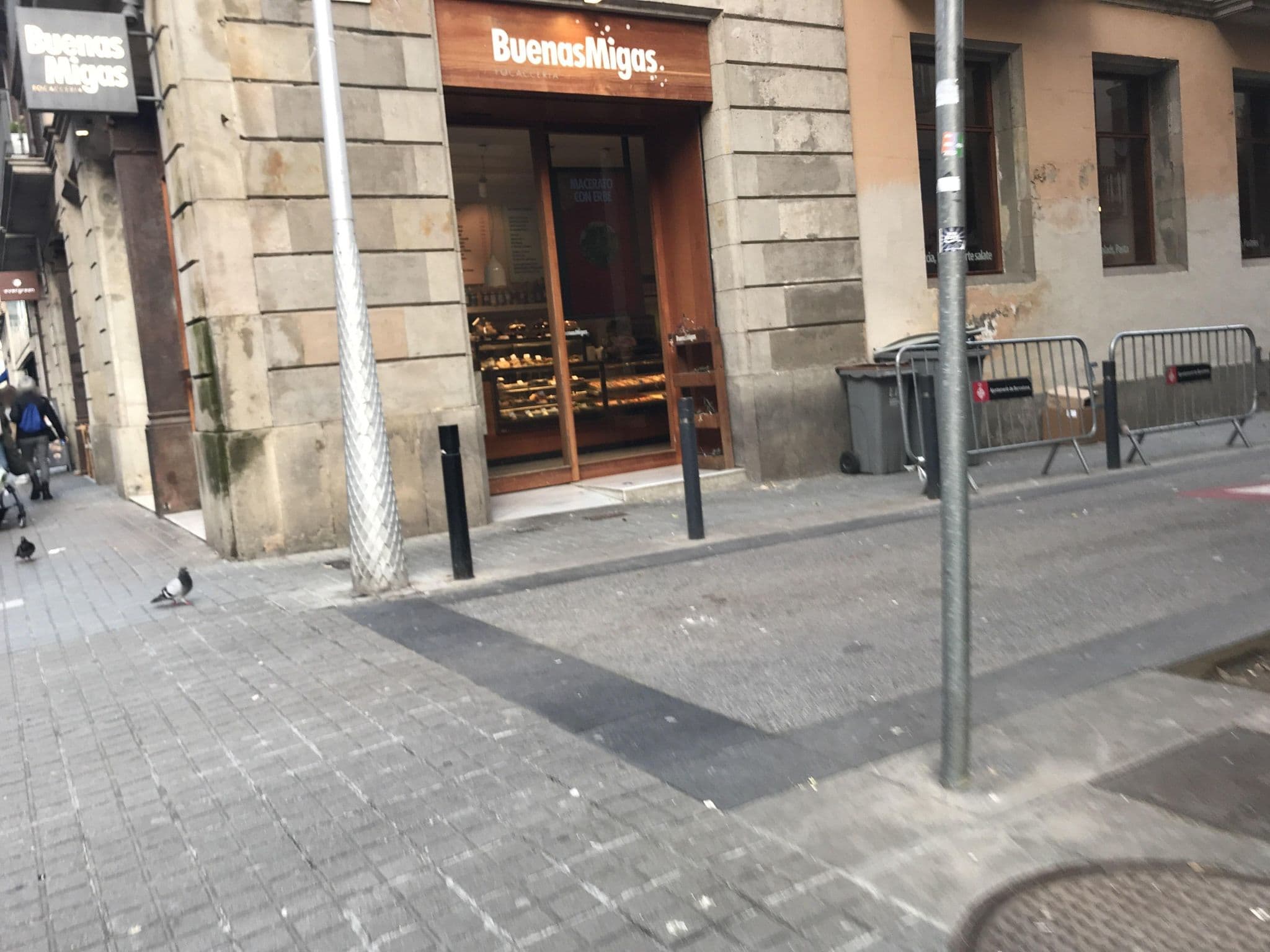 Street view near Apartamento Deluxe Paseo de Gracia, Eixample — © miguel_andrade (CC BY-SA · Mapillary)