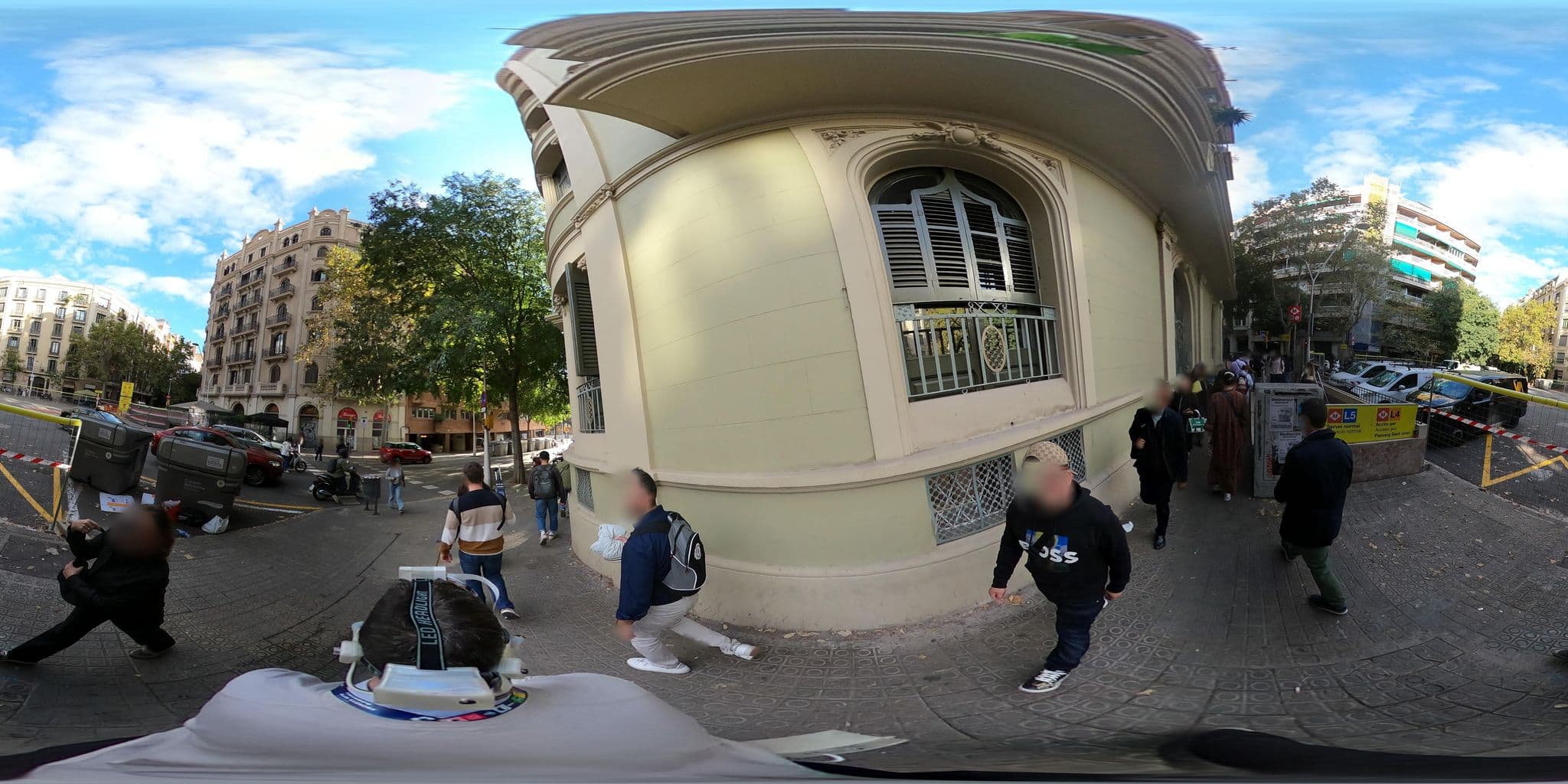 Street view near Sweet Bcn touristic acommodation, Dreta de l'Eixample — © frank984 (CC BY-SA · Mapillary)
