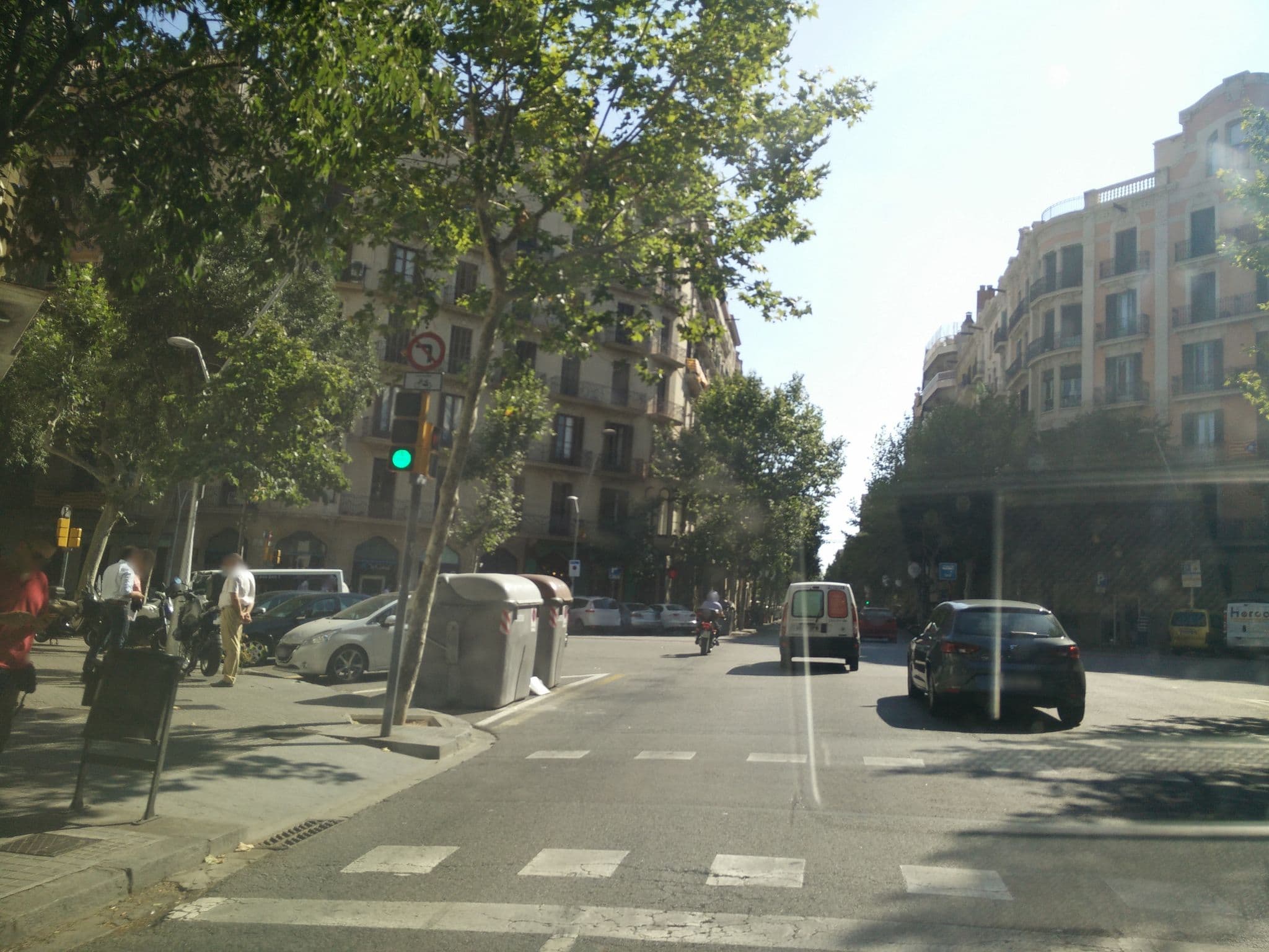 Street view near Barcelonabb B&B, Dreta de l'Eixample — © ccossio (CC BY-SA · Mapillary)