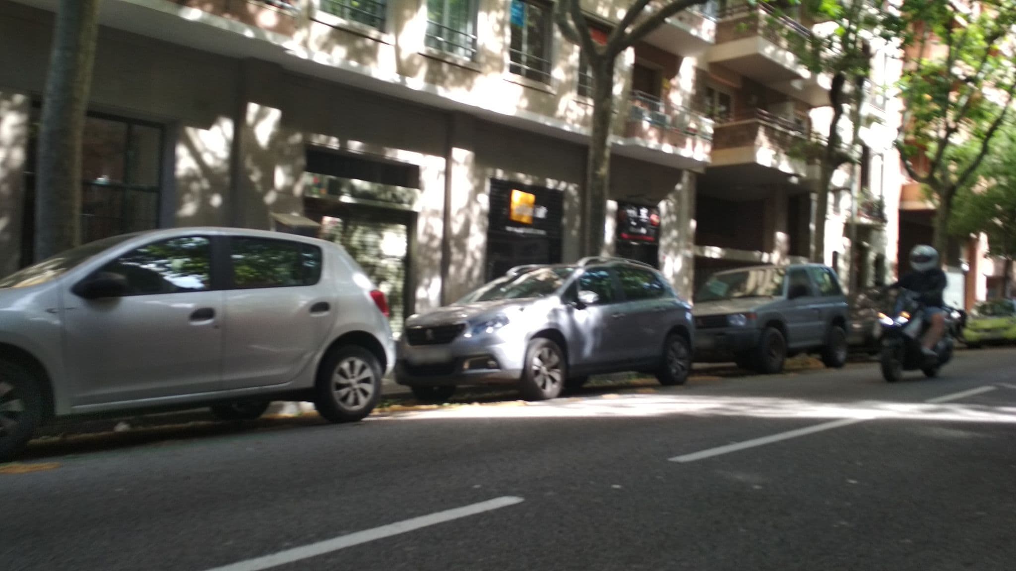 Street view near Autèntic Arc de Triomf Apartment, Fort Pienc — © toniserra (CC BY-SA · Mapillary)
