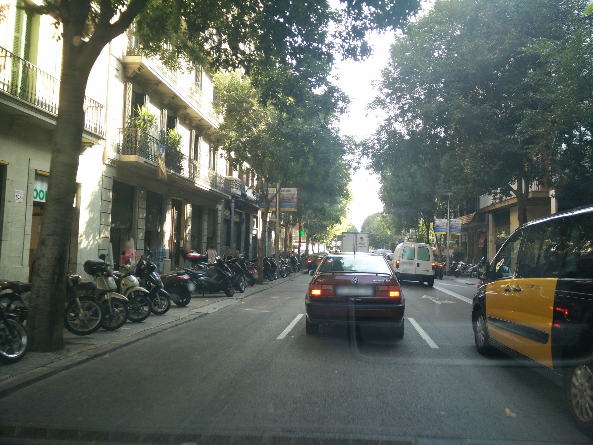 Street view near Calle De Valencia 329, Dreta de l'Eixample — © ccossio (CC BY-SA · Mapillary)