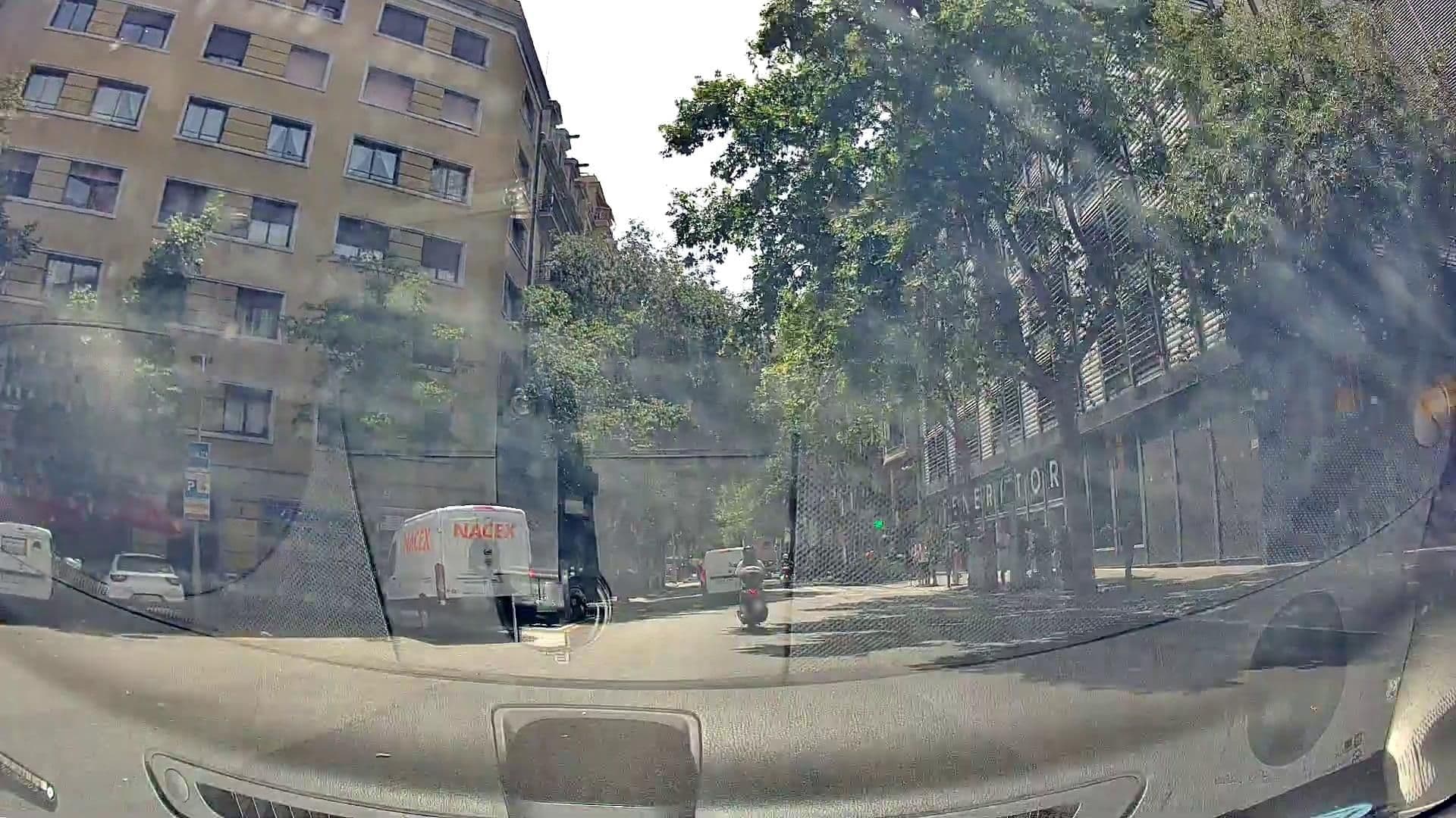 Street view near room 205, Dreta de l'Eixample — © m_esp_32 (CC BY-SA · Mapillary)
