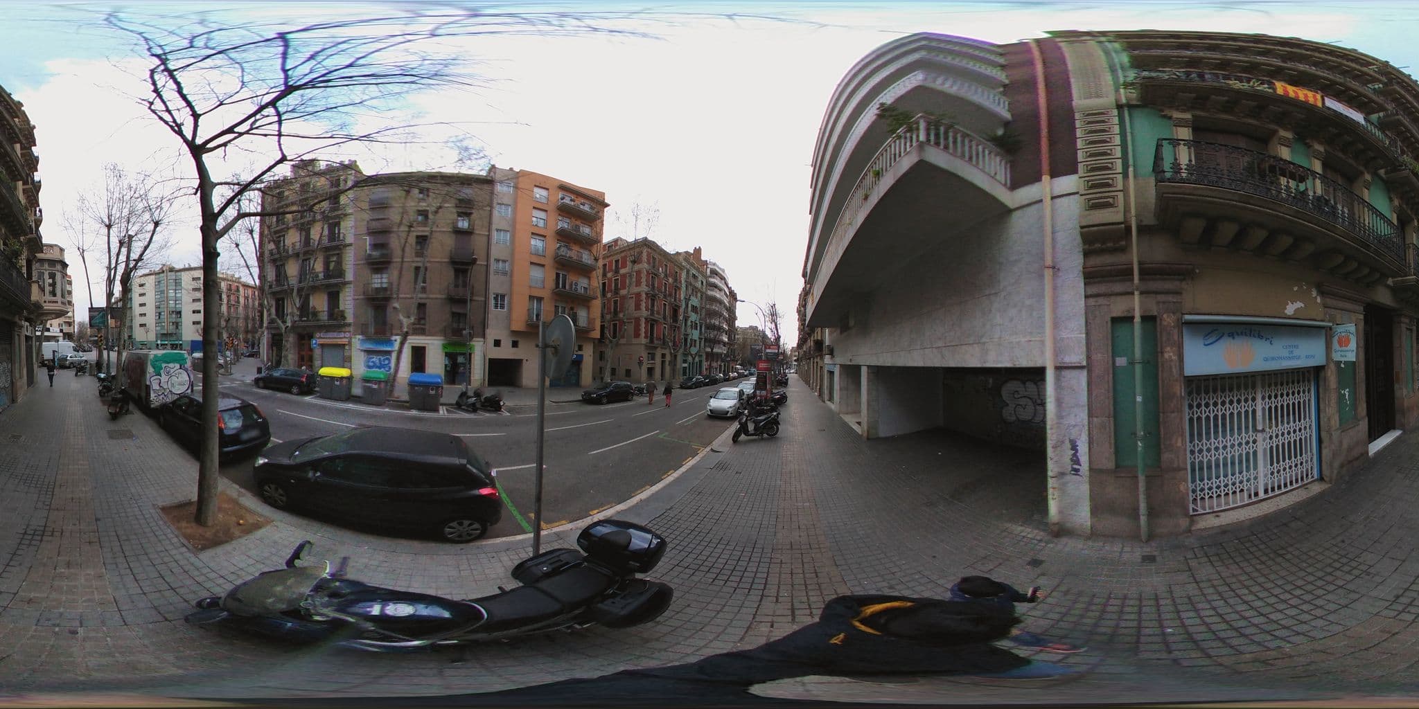 Street view near APBCN Eixample Center, Fort Pienc — © ccossio (CC BY-SA · Mapillary)