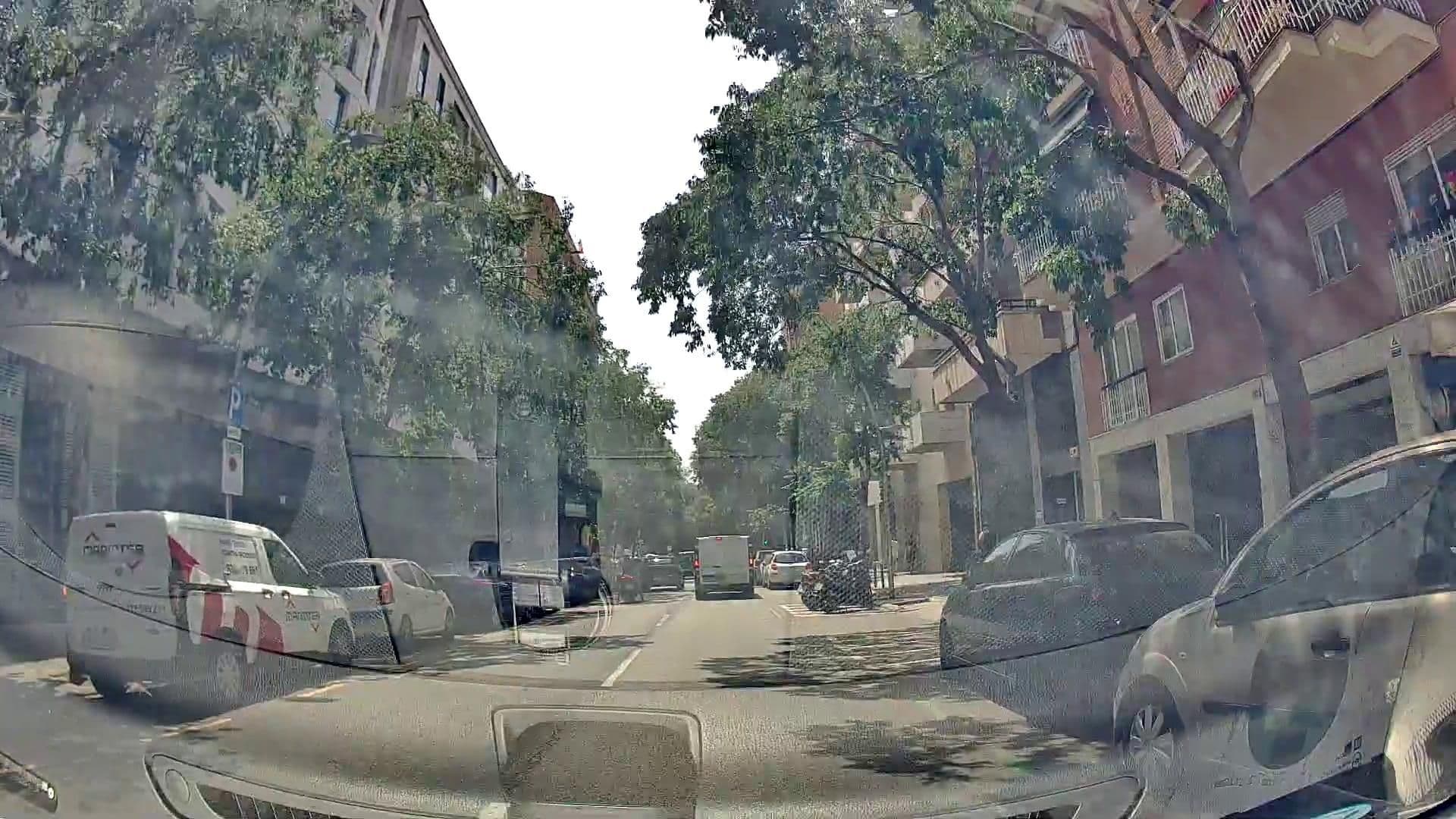 Street view near Rooftop Swimming Pool, Sagrada Família — © m_esp_32 (CC BY-SA · Mapillary)