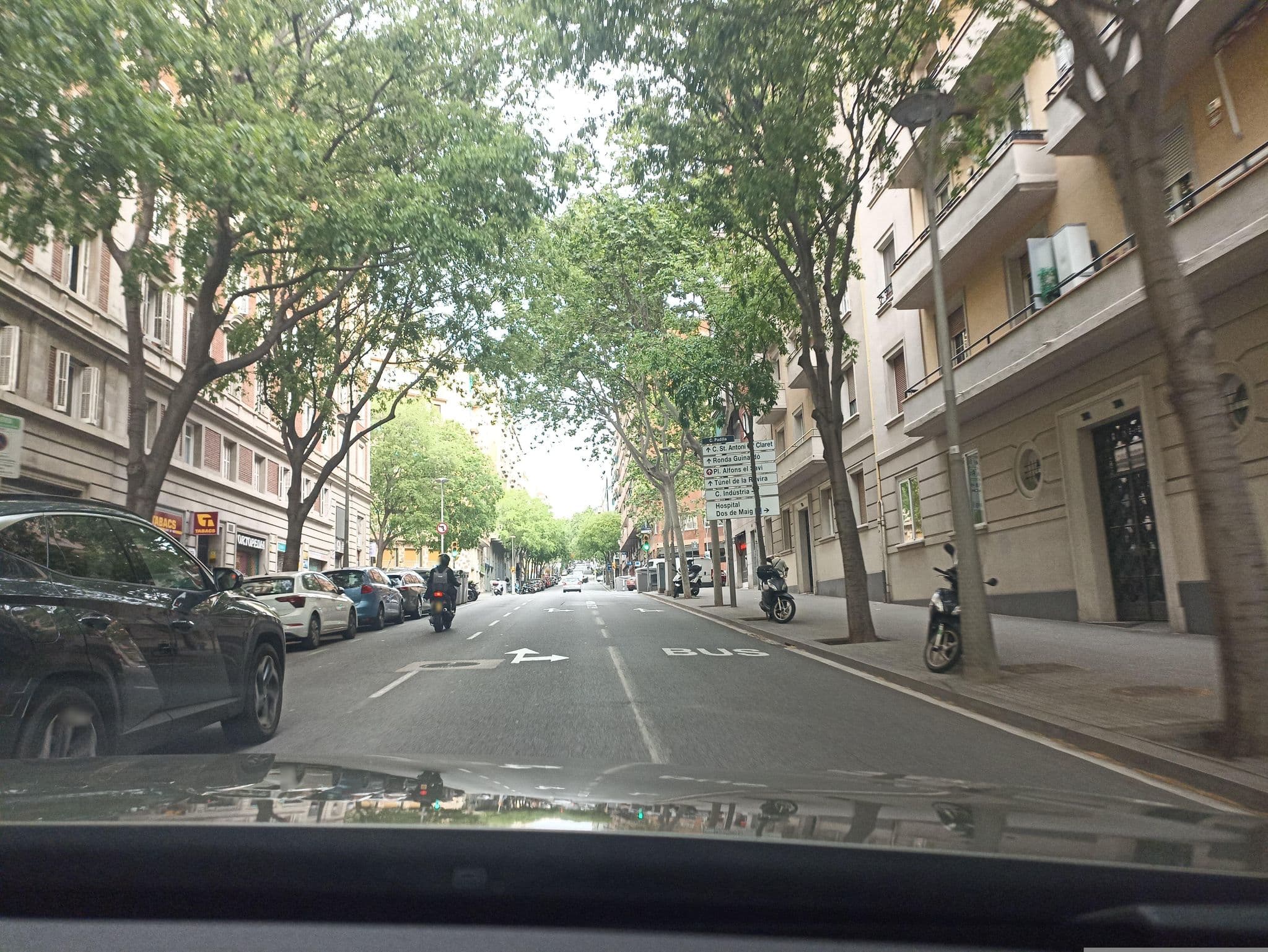 Street view near Gaudi 45 Apartment, Sagrada Família — © toniserra (CC BY-SA · Mapillary)