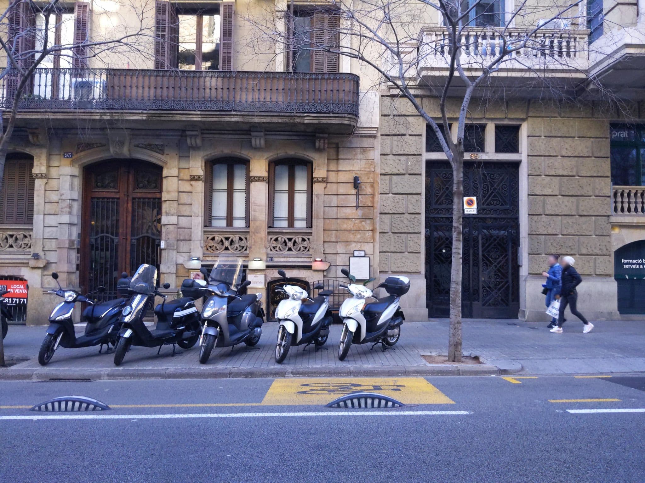 Street view near arve otel rozello, Dreta de l'Eixample — © morrocoyvolador (CC BY-SA · Mapillary)