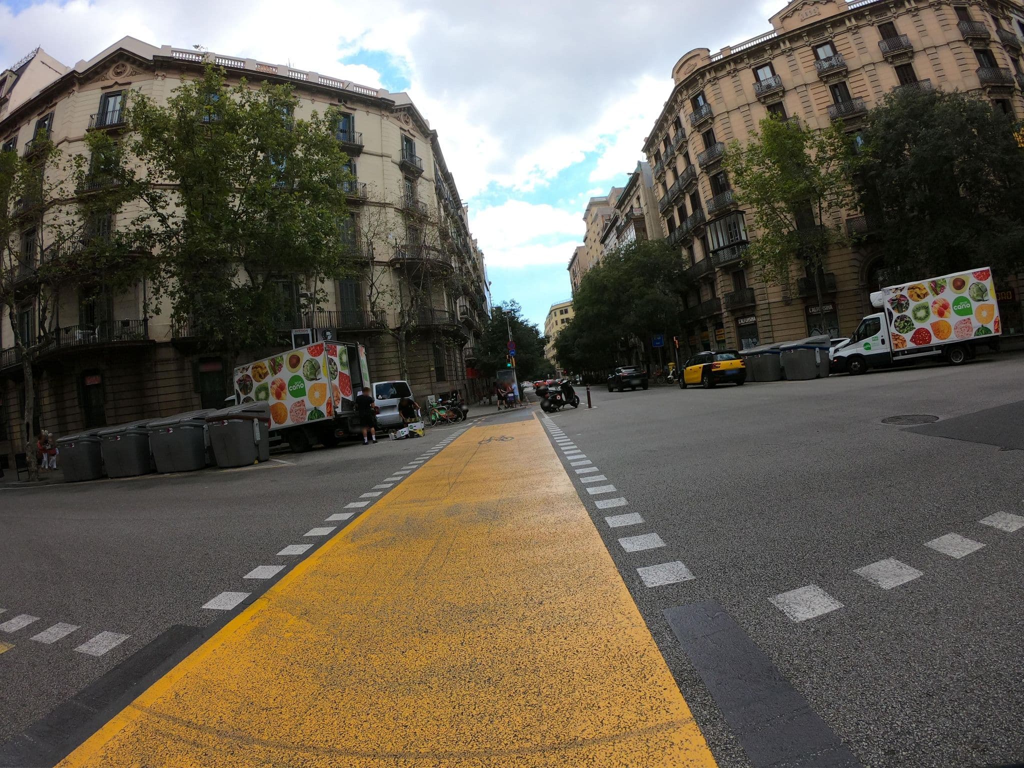 Street view near Casa Boutique, Dreta de l'Eixample — © rubencarbonero (CC BY-SA · Mapillary)