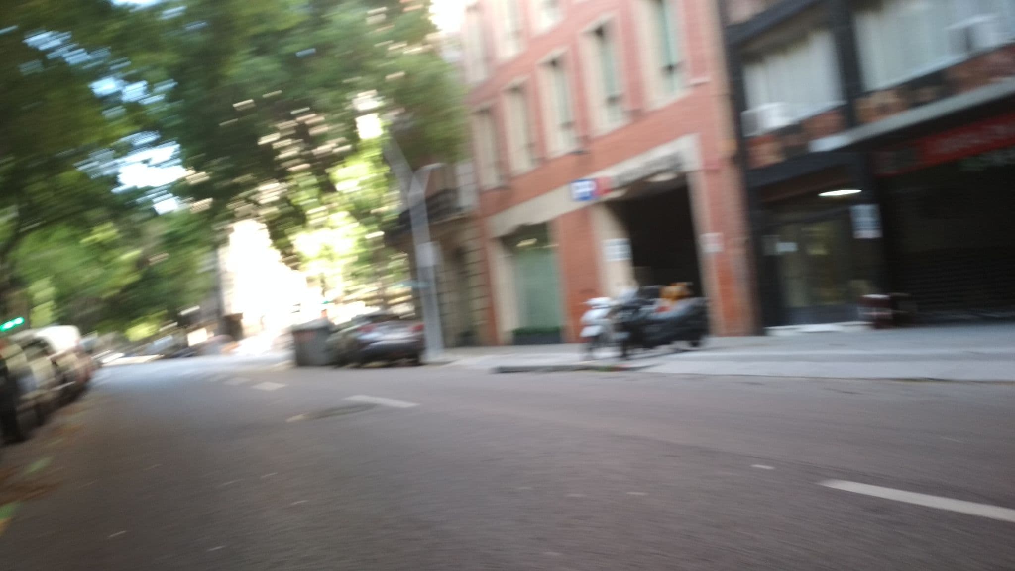 Street view near Alibei Apartments. Barcelona-Eixample area, Fort Pienc — © toniserra (CC BY-SA · Mapillary)
