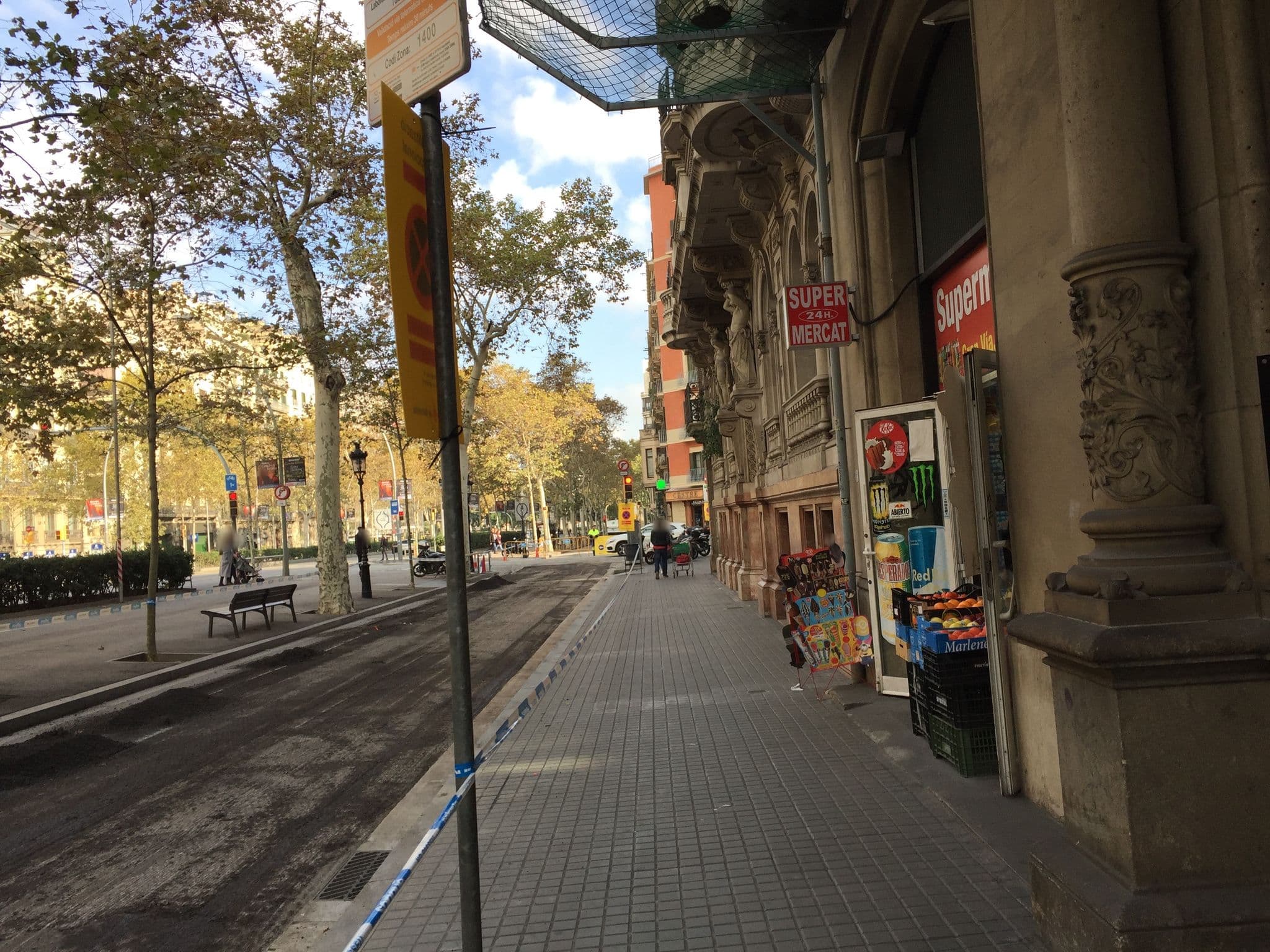 Street view near Amra Barcelona Gran Via, Fort Pienc — © richlv (CC BY-SA · Mapillary)