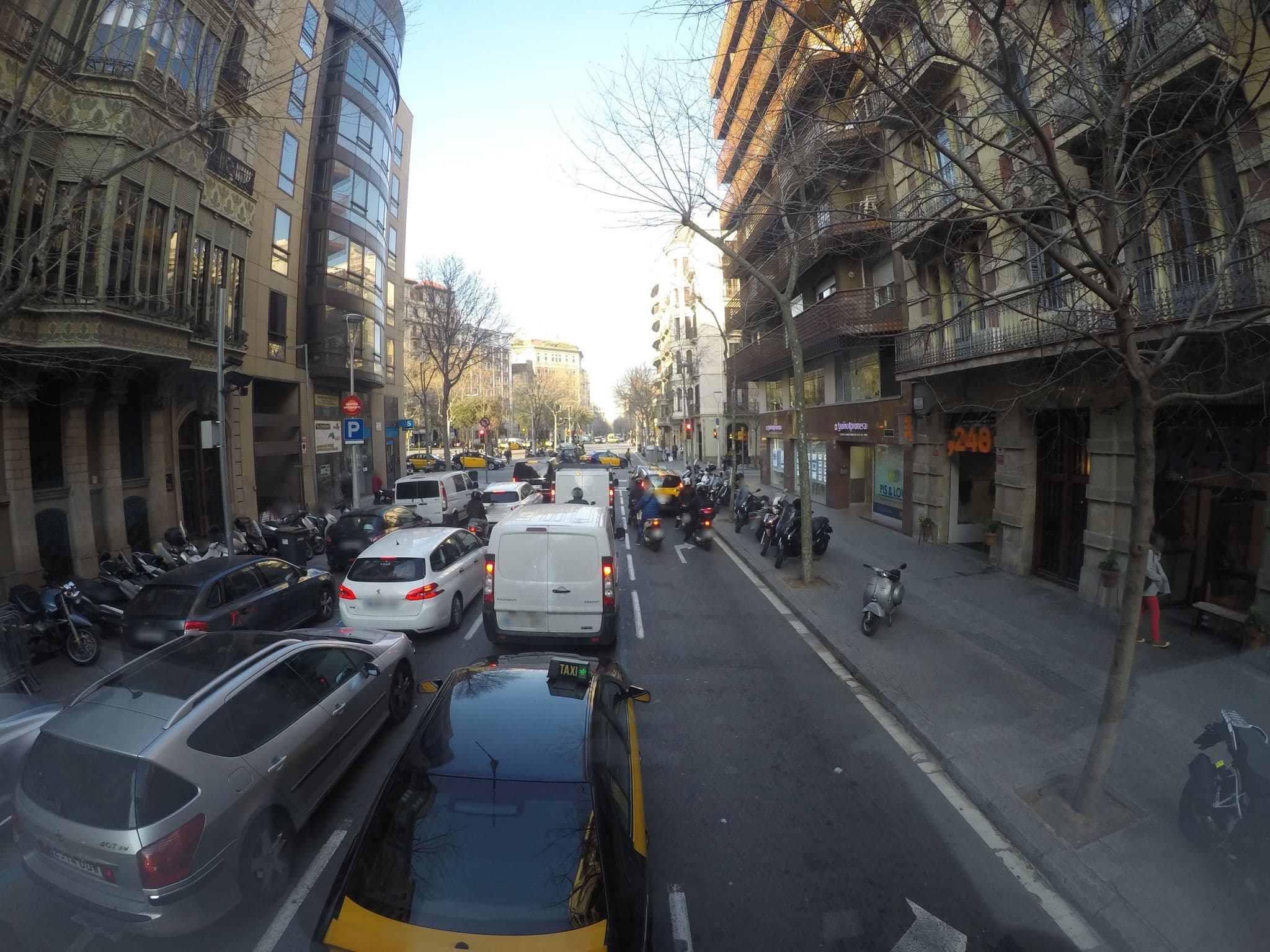 Street view near quarta primera, Dreta de l'Eixample — © ccossio (CC BY-SA · Mapillary)