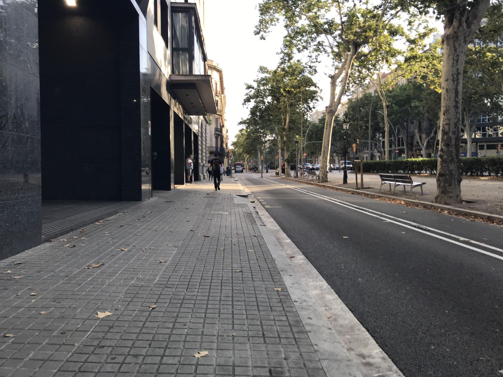 Street view near Hotel Gran Via, Fort Pienc — © miguel_andrade (CC BY-SA · Mapillary)