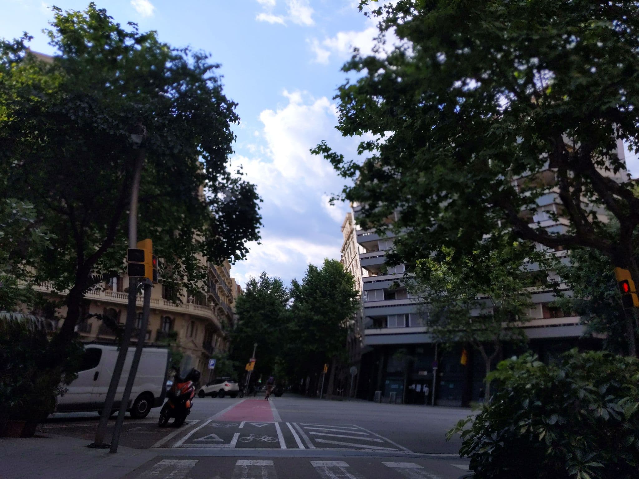 Street view near Habitat Apartments Boulevard, Barcelona — © morrocoyvolador (CC BY-SA · Mapillary)