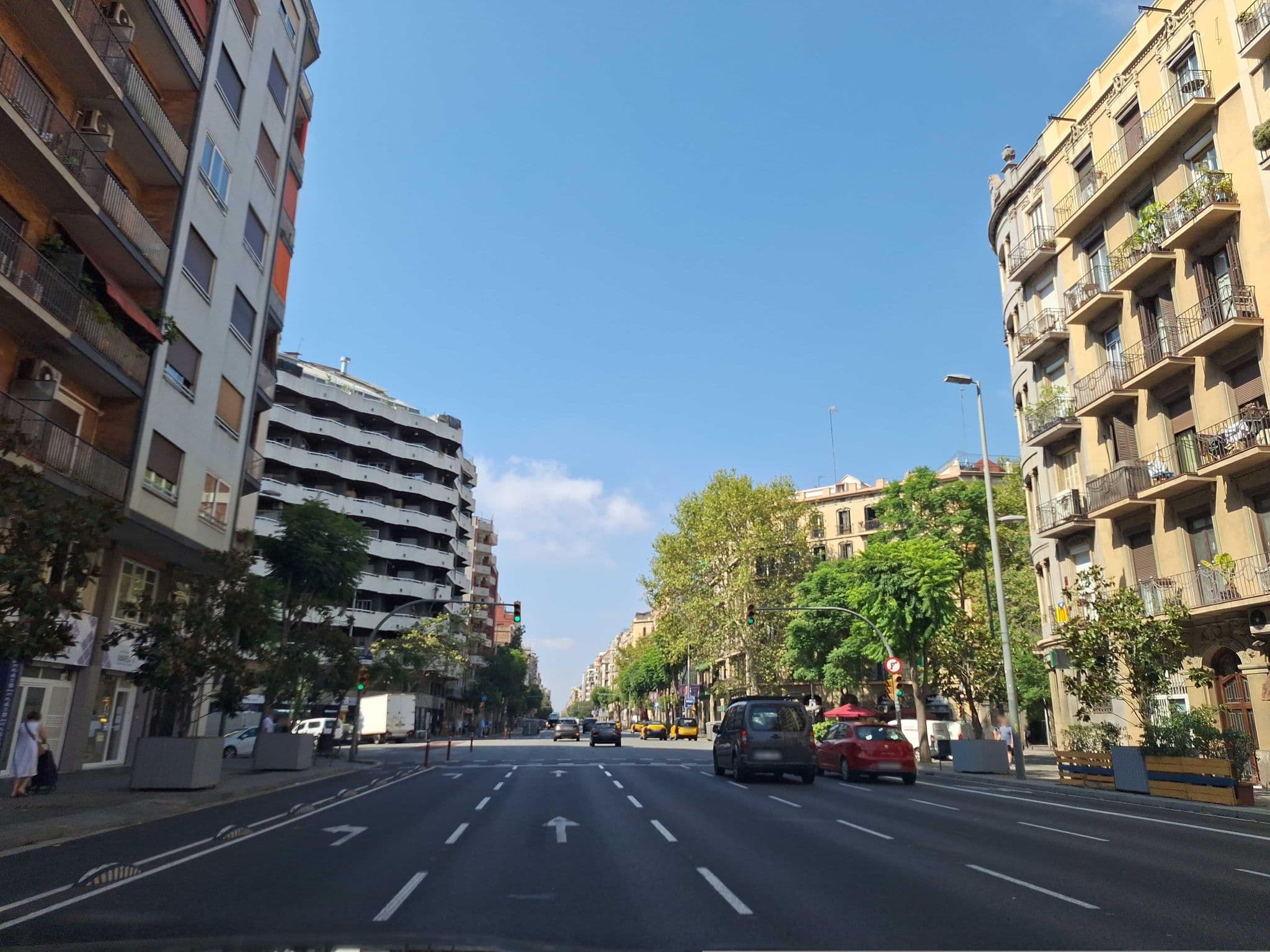 Street view near Apartments Barcelona & Home Deco St. Joan, Sagrada Família — © Albergarri788 (CC BY-SA · Mapillary)