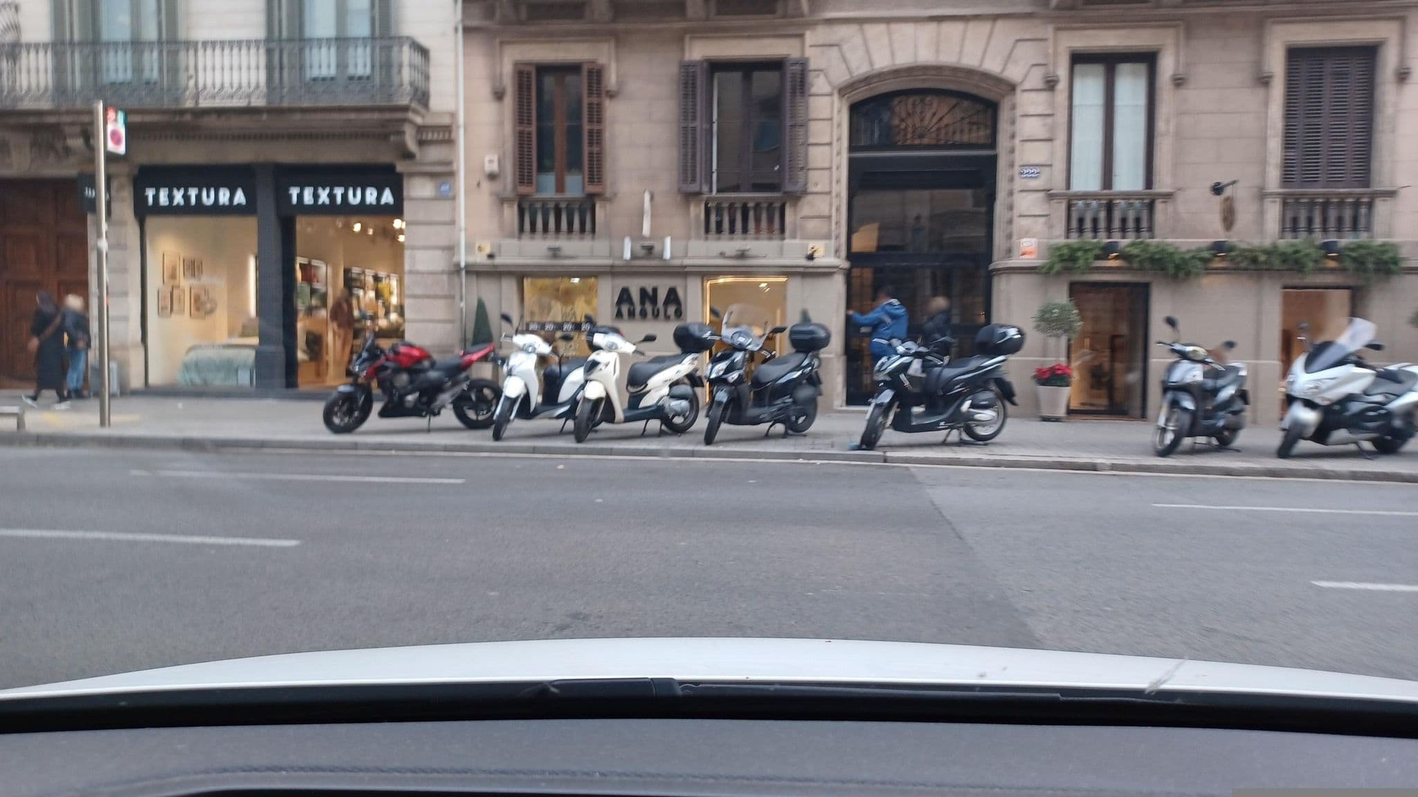 Street view near HotelDuo, Dreta de l'Eixample — © normanm (CC BY-SA · Mapillary)