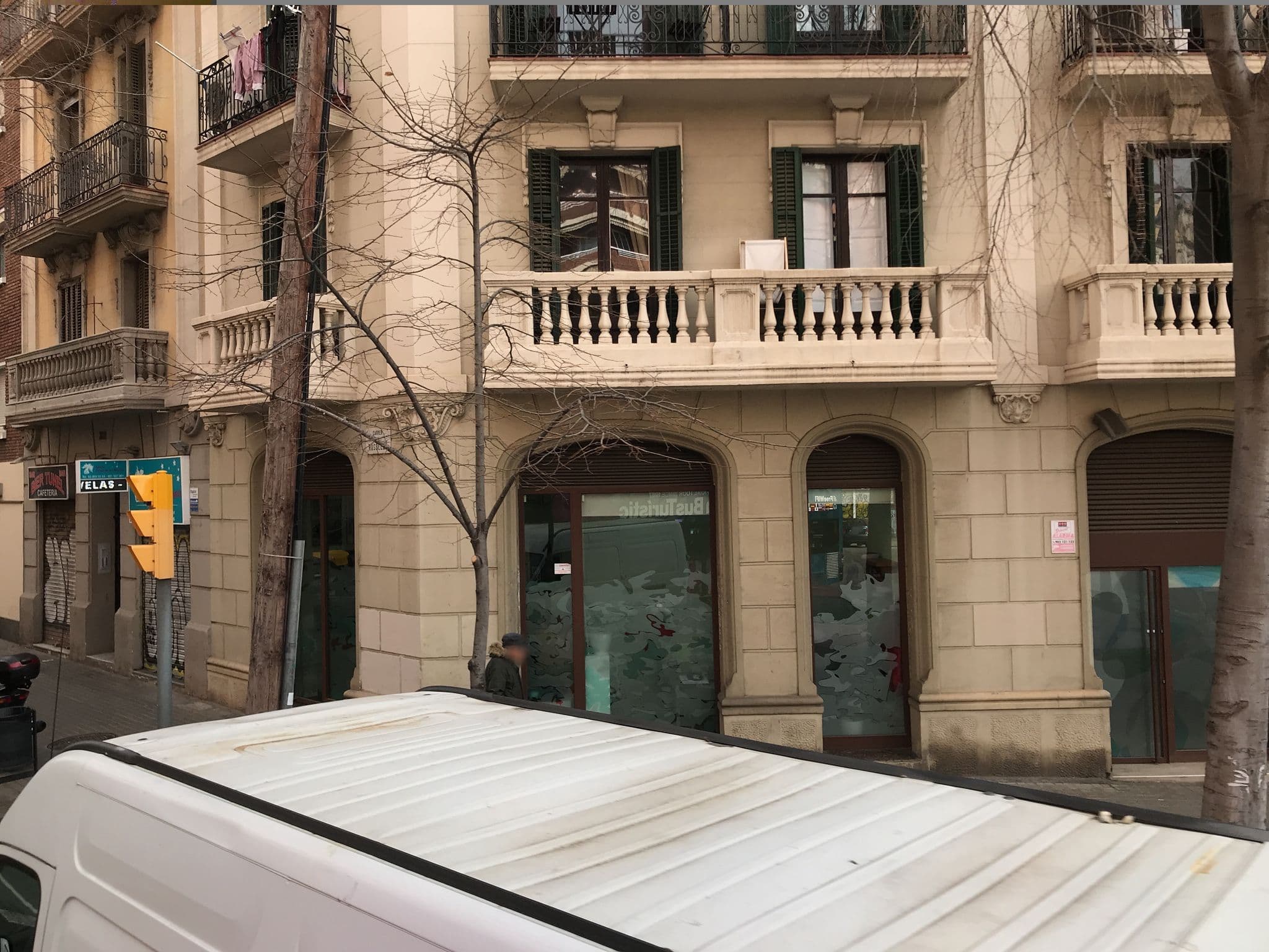 Street view near Brustar Carrer de Roger Flor, Sagrada Família — © ugz (CC BY-SA · Mapillary)