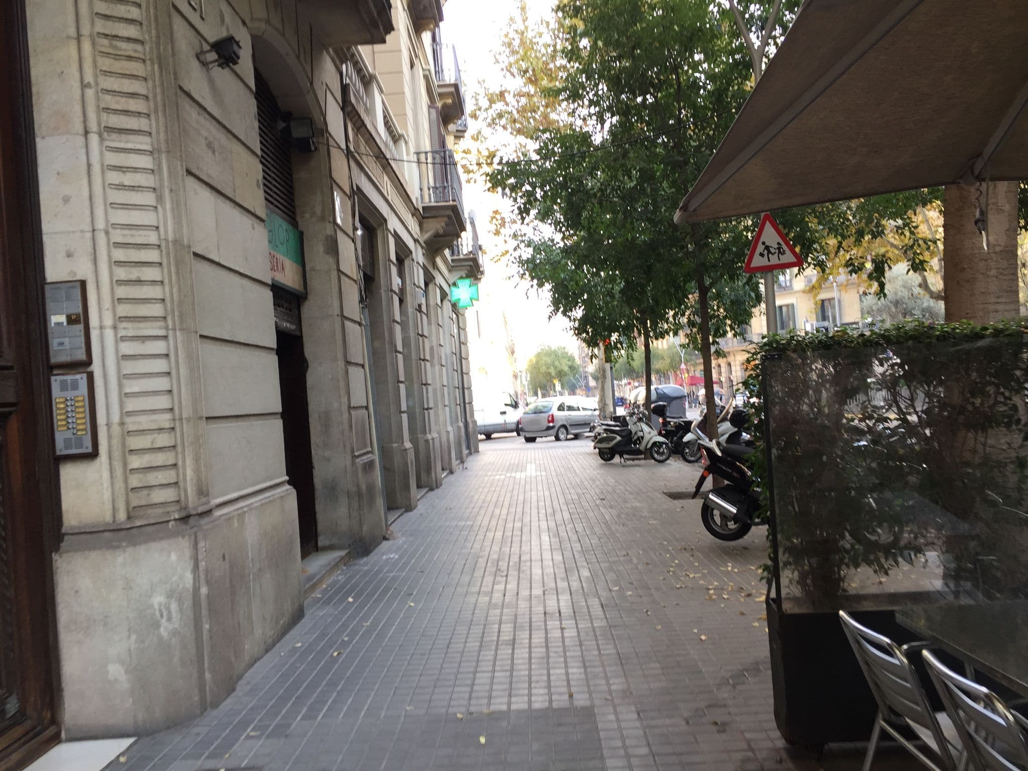 Street view near 바르샤민박집, Barri Gòtic — © richlv (CC BY-SA · Mapillary)