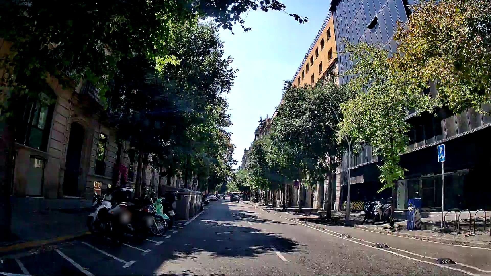 Street view near Paseo de Gracia Bas Apartments Barcelona, Dreta de l'Eixample — © m_esp_32 (CC BY-SA · Mapillary)
