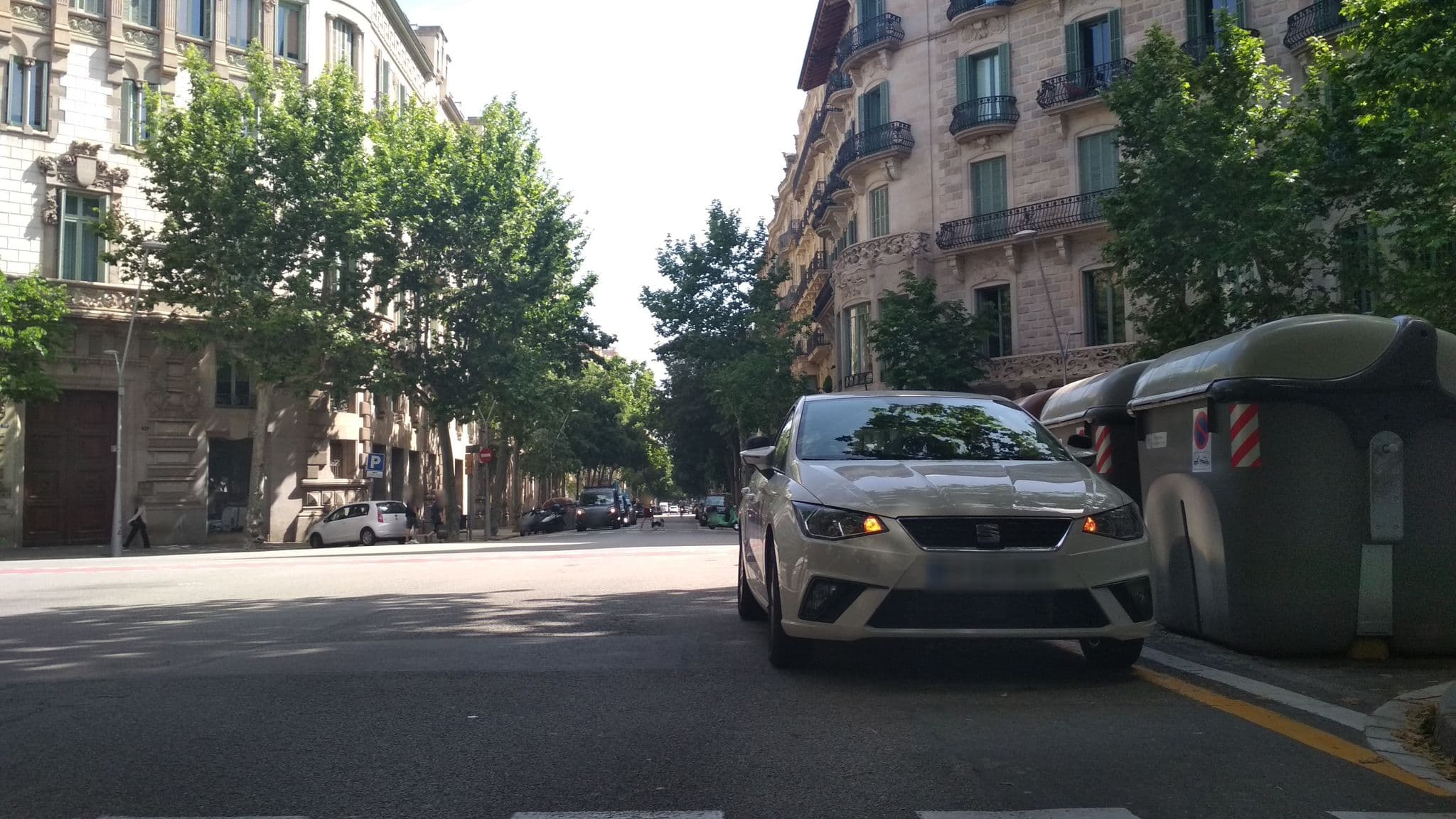 Street view near Aspasios Urquinaona Design, Fort Pienc — © toniserra (CC BY-SA · Mapillary)