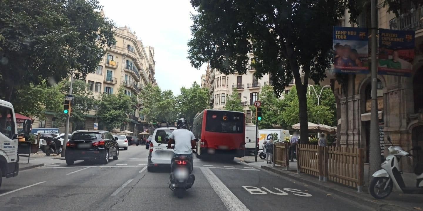 Street view near 별밤하우스, Dreta de l'Eixample — © yopaseopor (CC BY-SA · Mapillary)