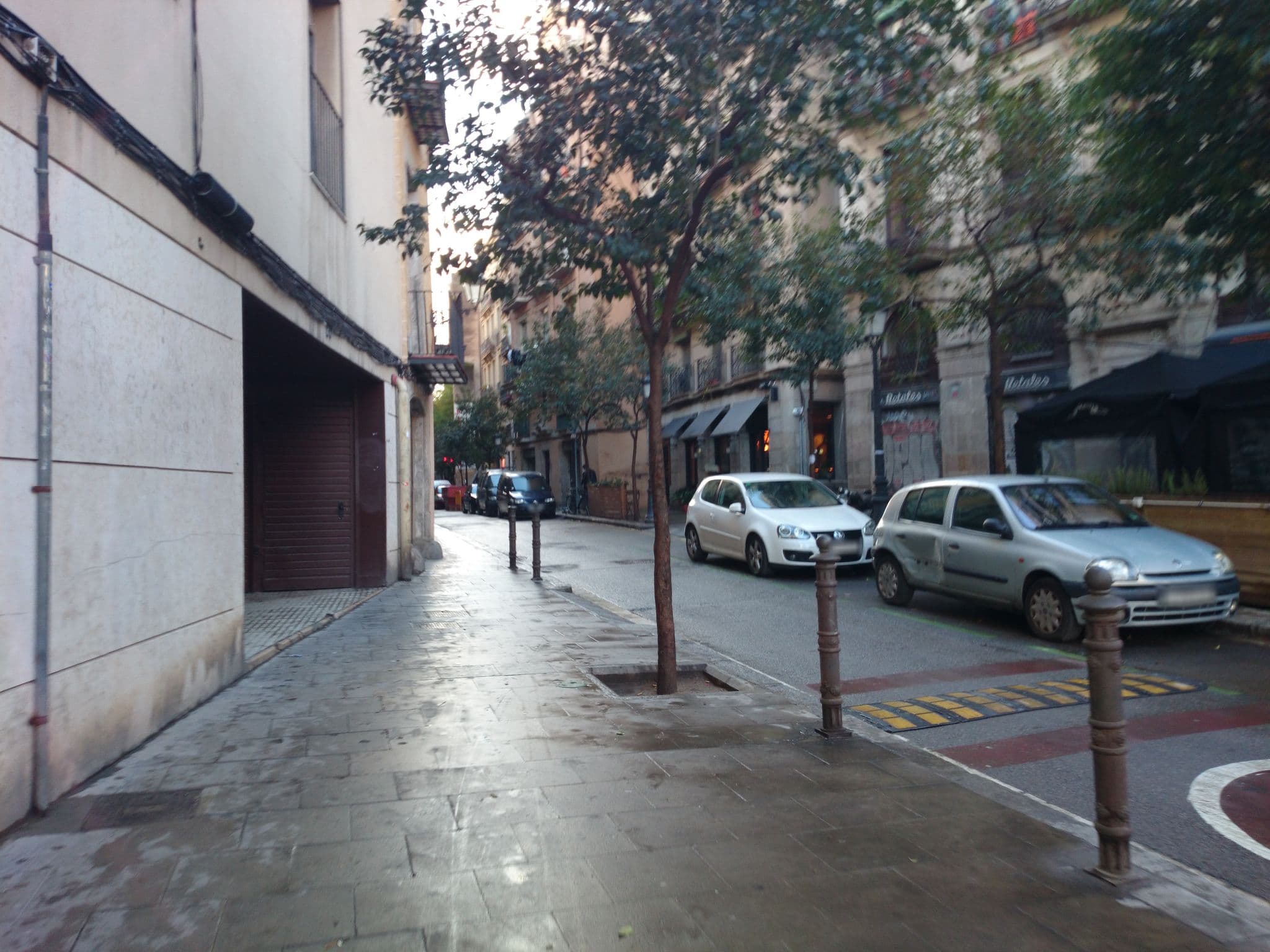Street view near No 15 - The Streets Apartments Barcelona, Fort Pienc — © peterneubauer (CC BY-SA · Mapillary)
