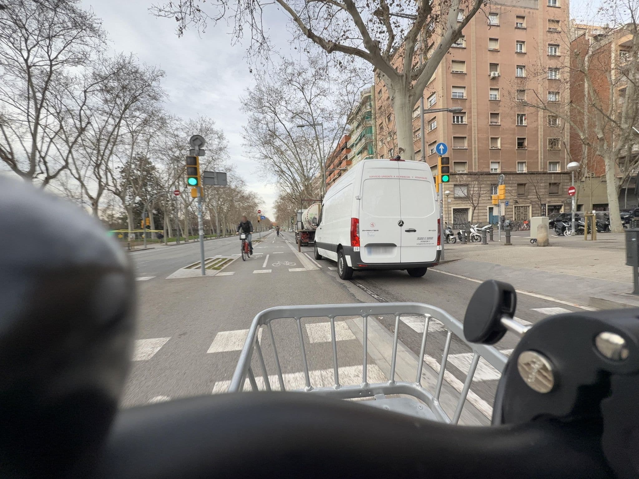 Street view near 25 Passeig de Pujades, Fort Pienc — © RSTQ (CC BY-SA · Mapillary)